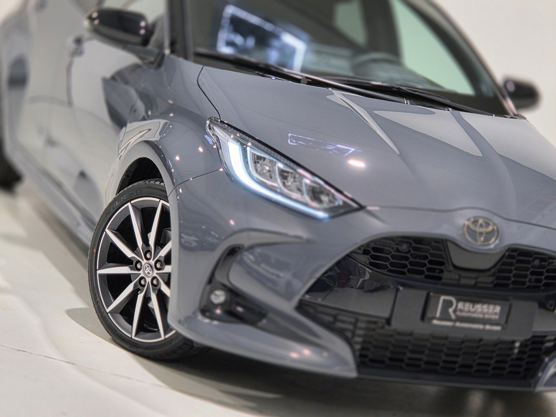 TOYOTA Yaris 1.5 GR Sport e-CVT-image-25