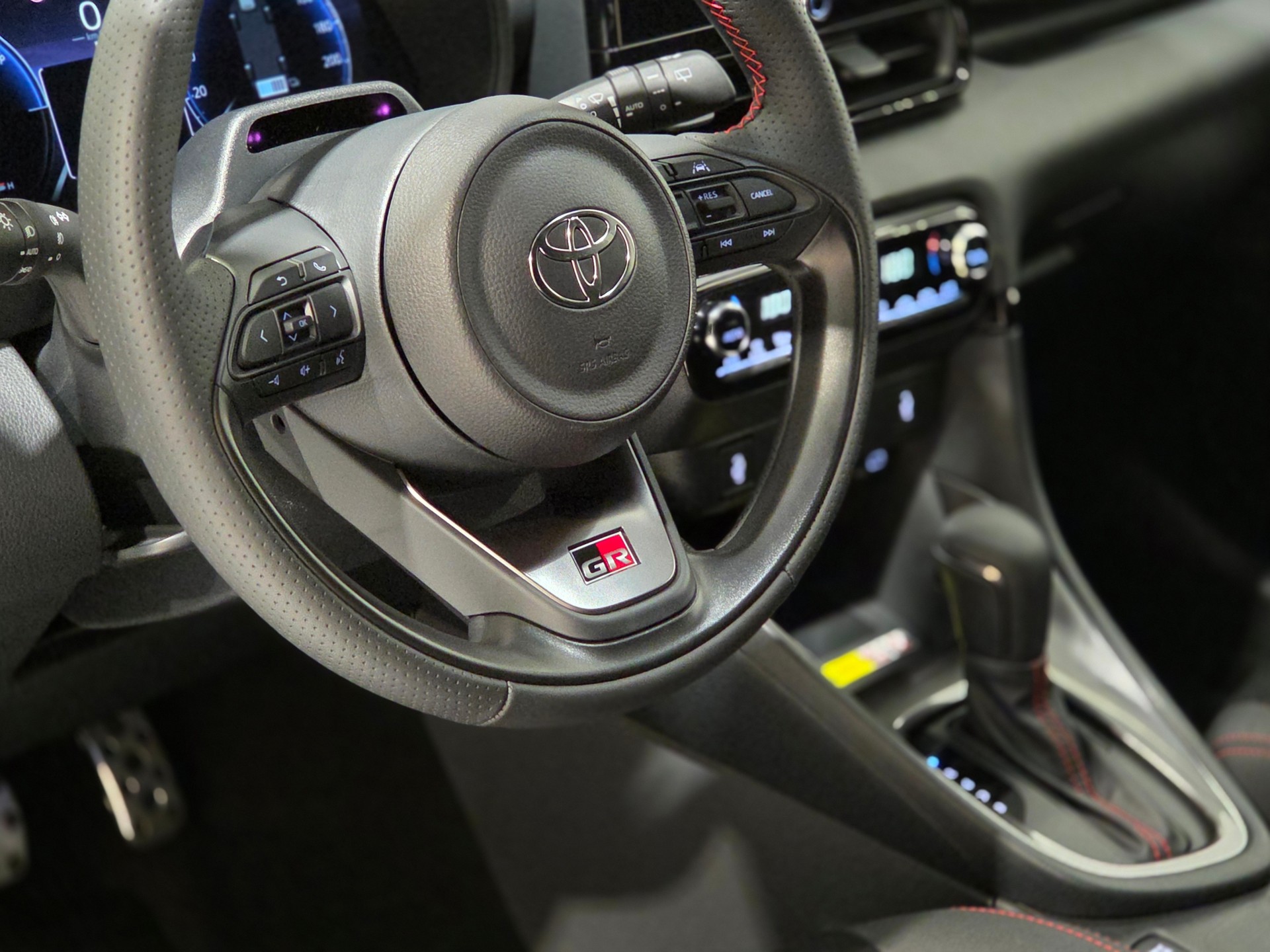 TOYOTA Yaris 1.5 GR Sport e-CVT-image-7