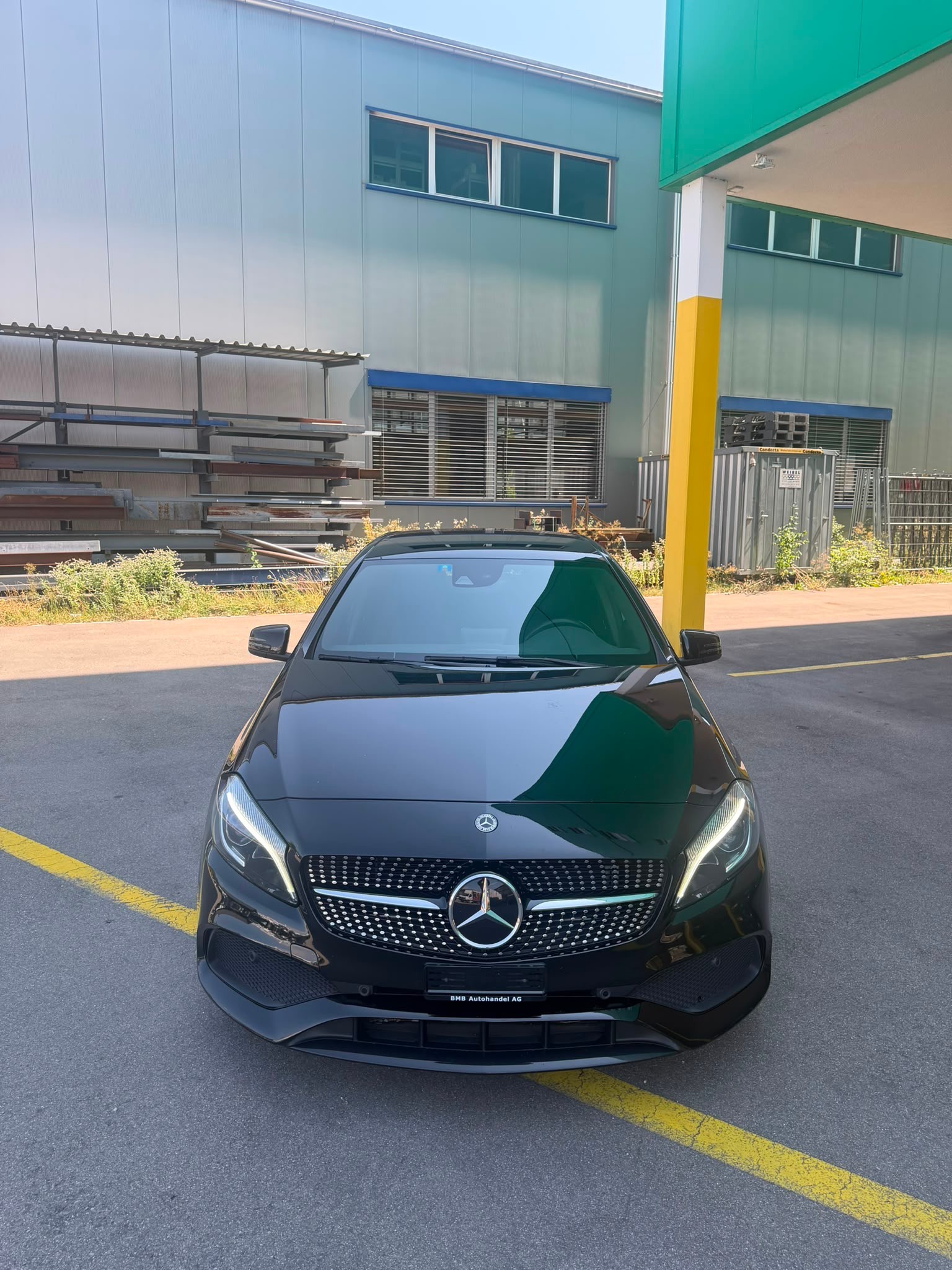 MERCEDES-BENZ A 220 AMG Line 4Matic 7G-DCT-image-1