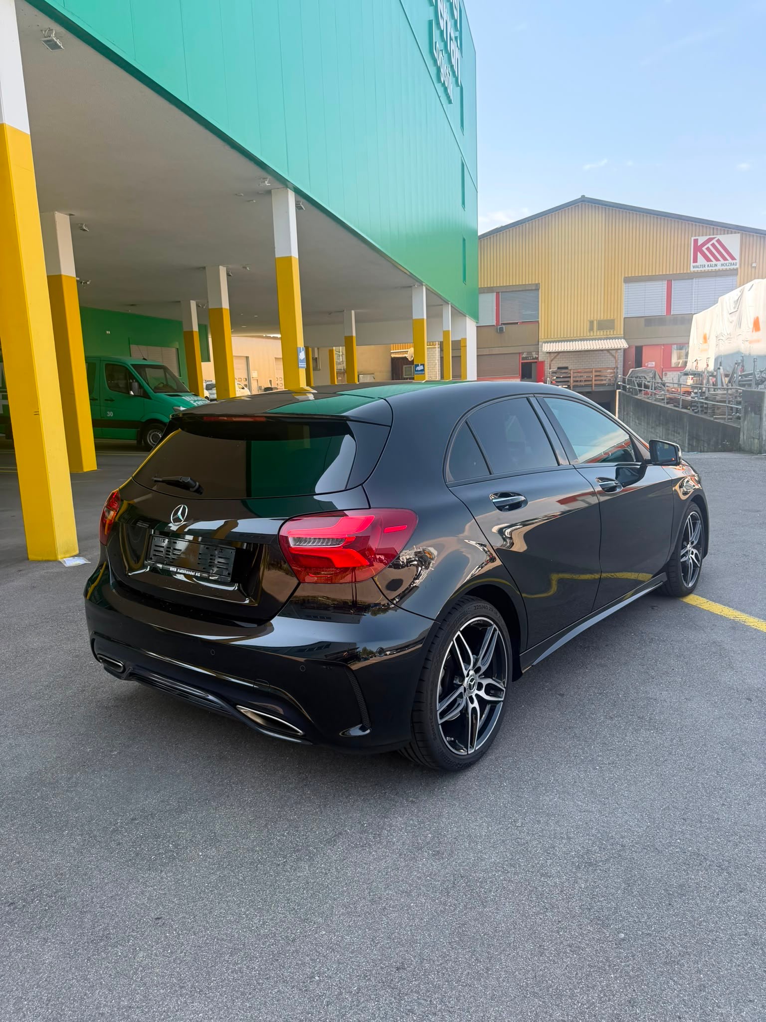 MERCEDES-BENZ A 220 AMG Line 4Matic 7G-DCT-image-6