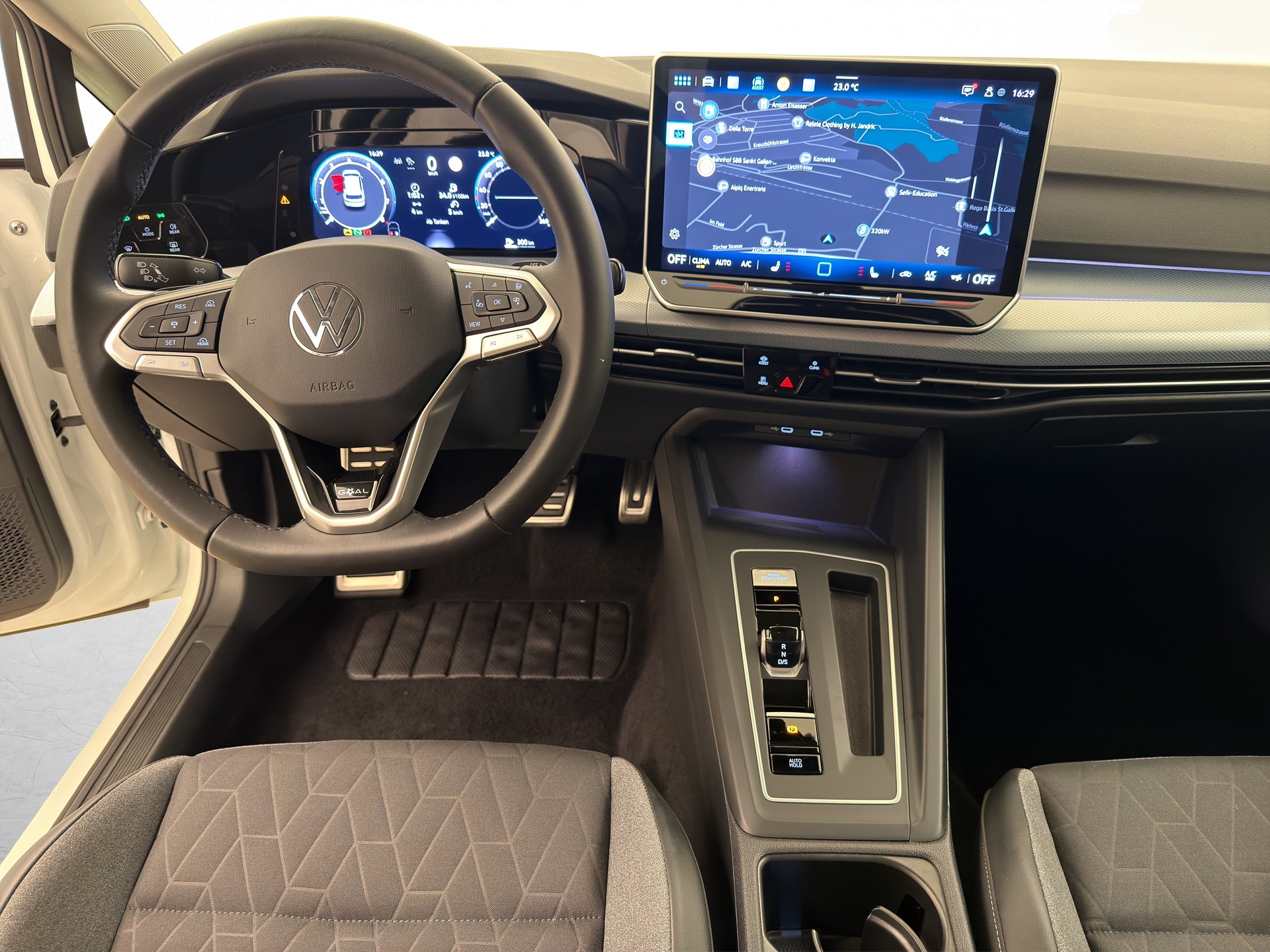 VW Golf 8 1.5 eTSI Goal DSG-image-8