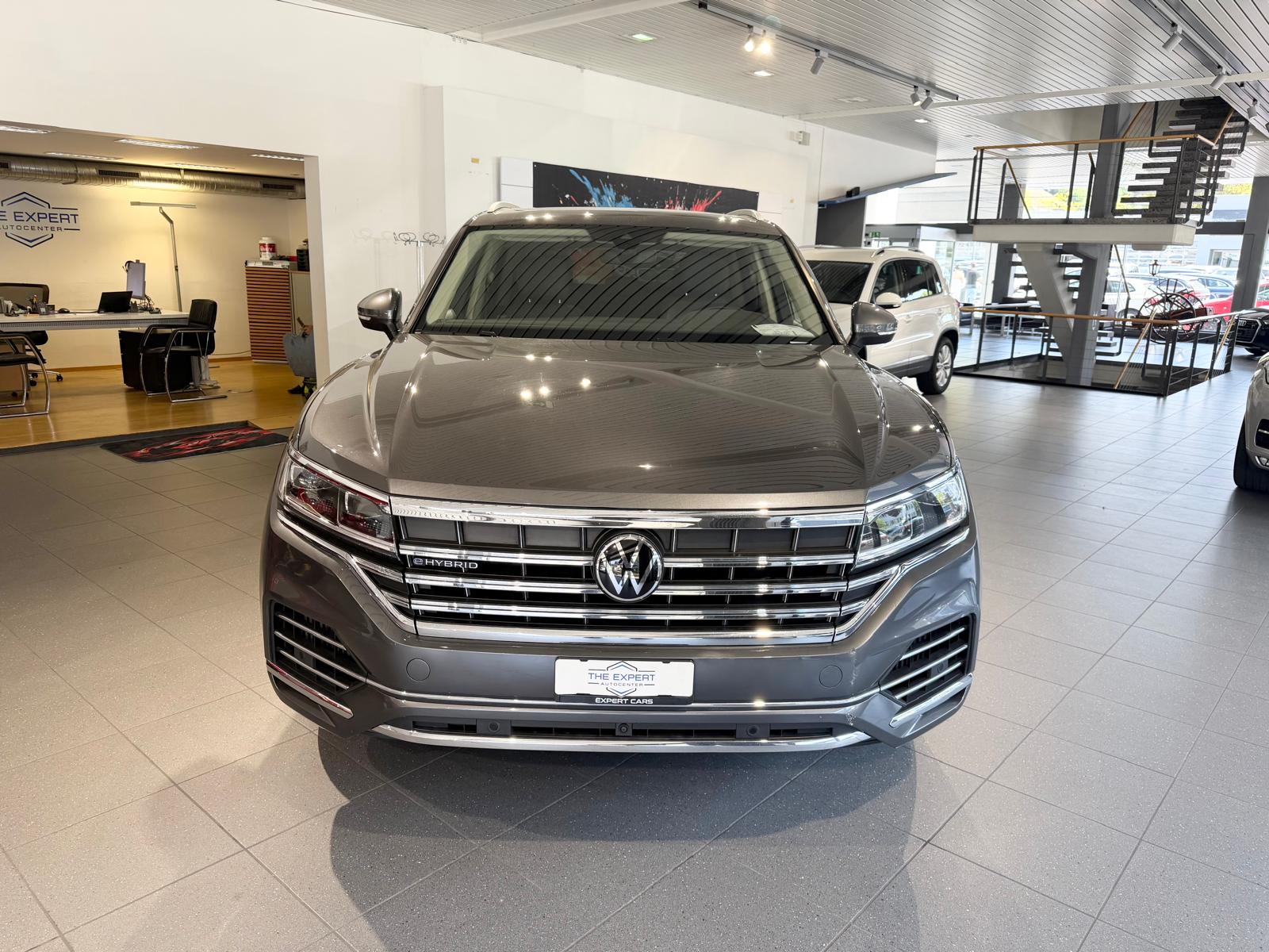 VW Touareg 3.0 V6 TSI PHEV Atmosphere, 340 PS-image-1