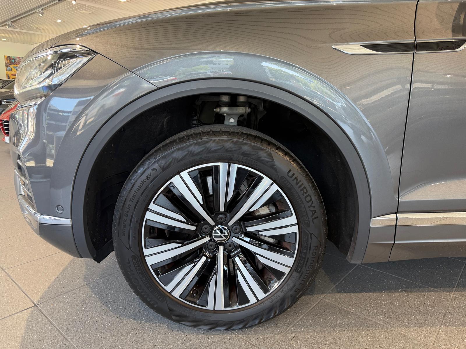 VW Touareg 3.0 V6 TSI PHEV Atmosphere, 340 PS-image-13
