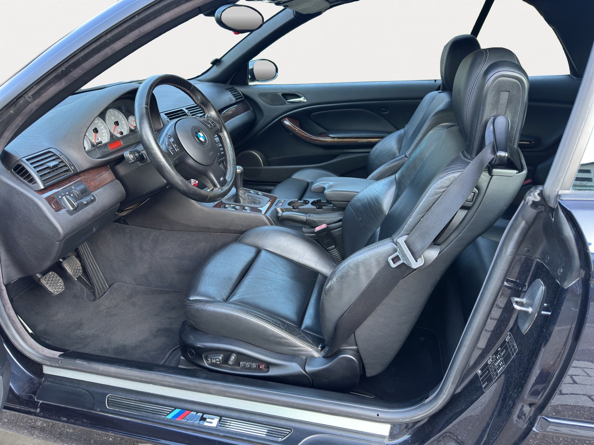 BMW M3 Cabriolet-image-4