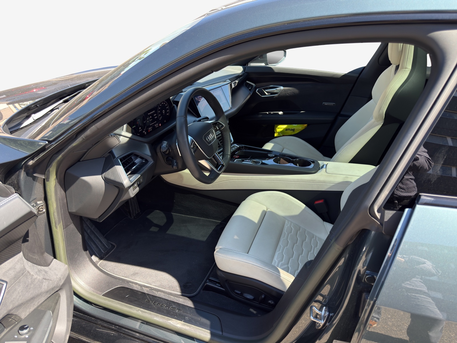 AUDI e-tron GT quattro-image-8