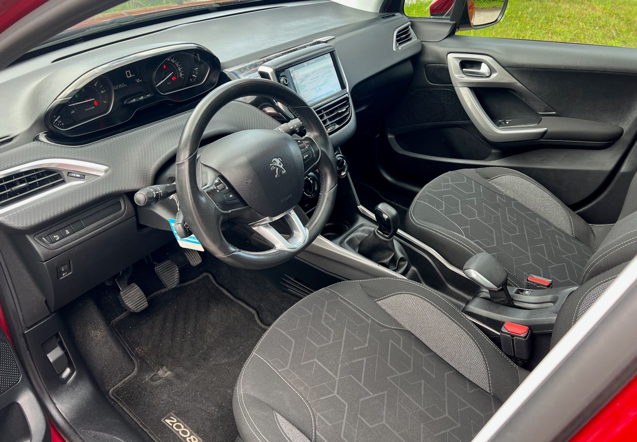 PEUGEOT 2008 1.2 PureTech Active-image-6