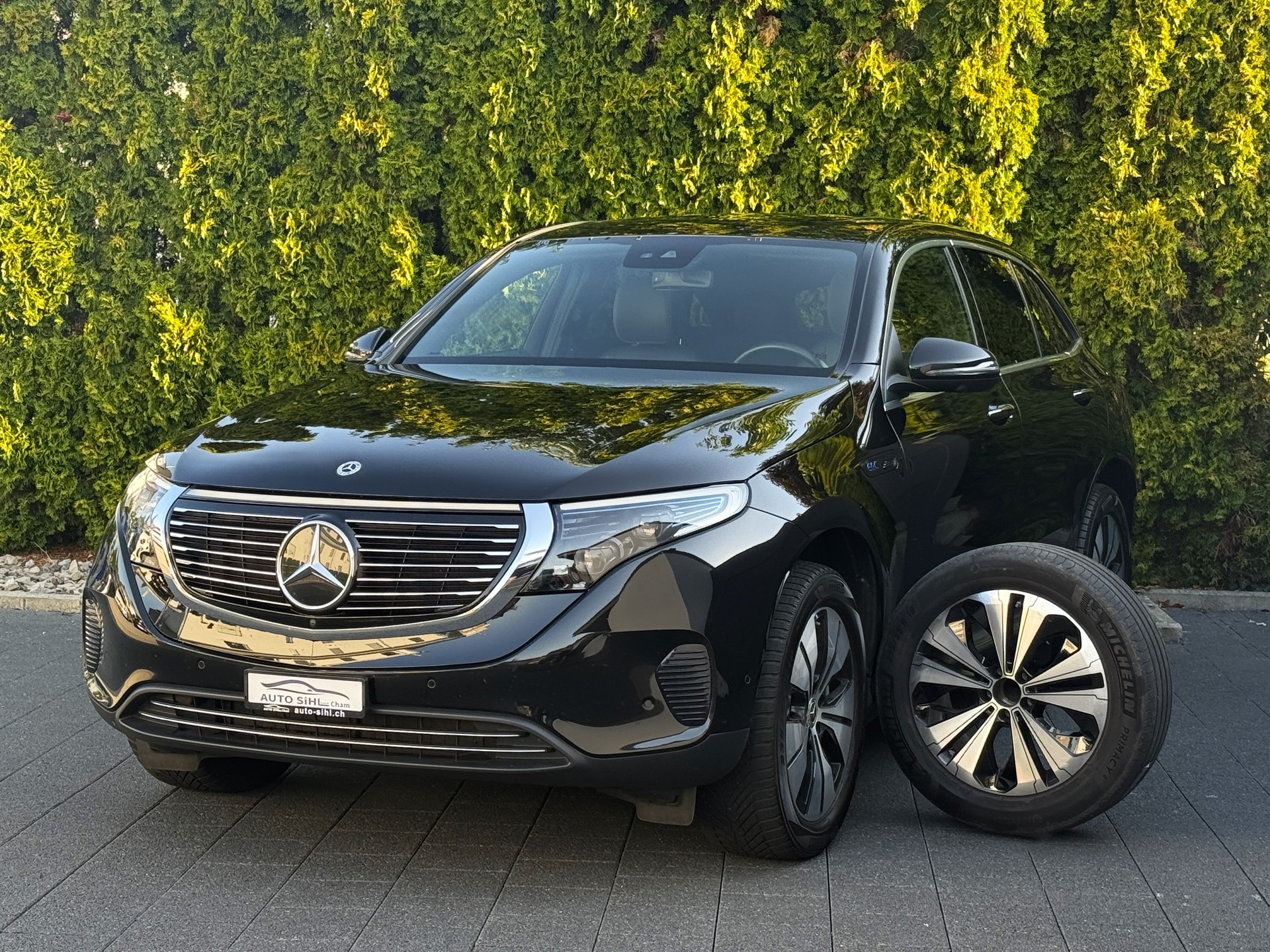 MERCEDES-BENZ EQC 400 4Matic EQ Star / Gratis Service-image-1