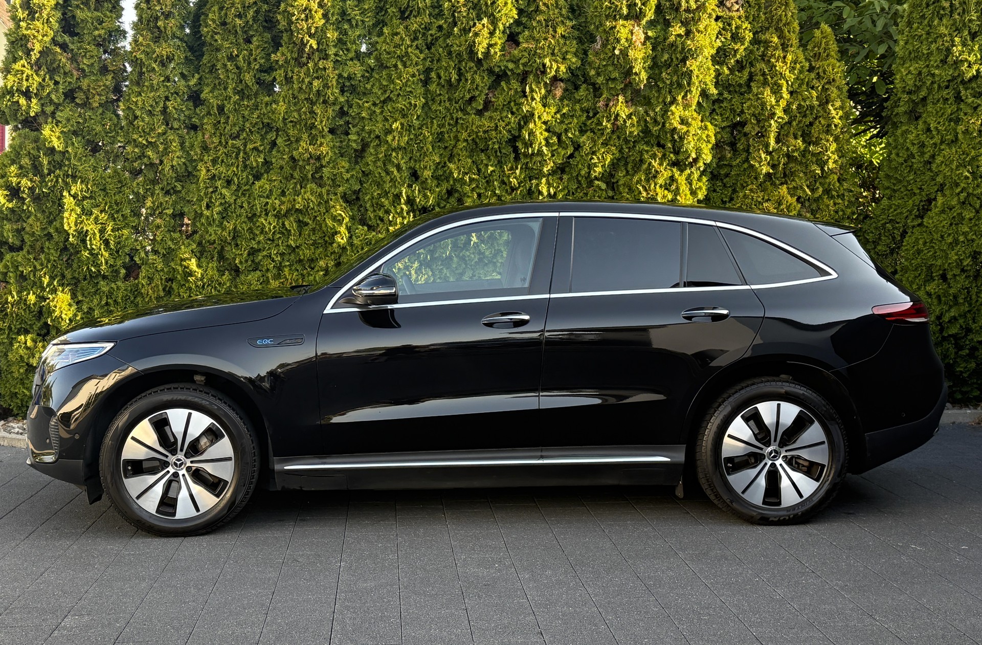 MERCEDES-BENZ EQC 400 4Matic EQ Star / Gratis Service-image-6