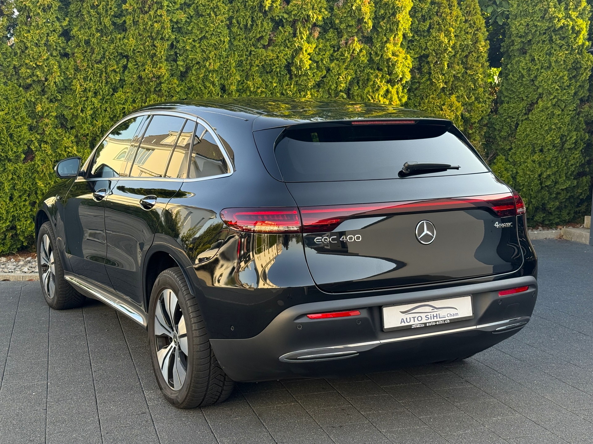 MERCEDES-BENZ EQC 400 4Matic EQ Star / Gratis Service-image-9