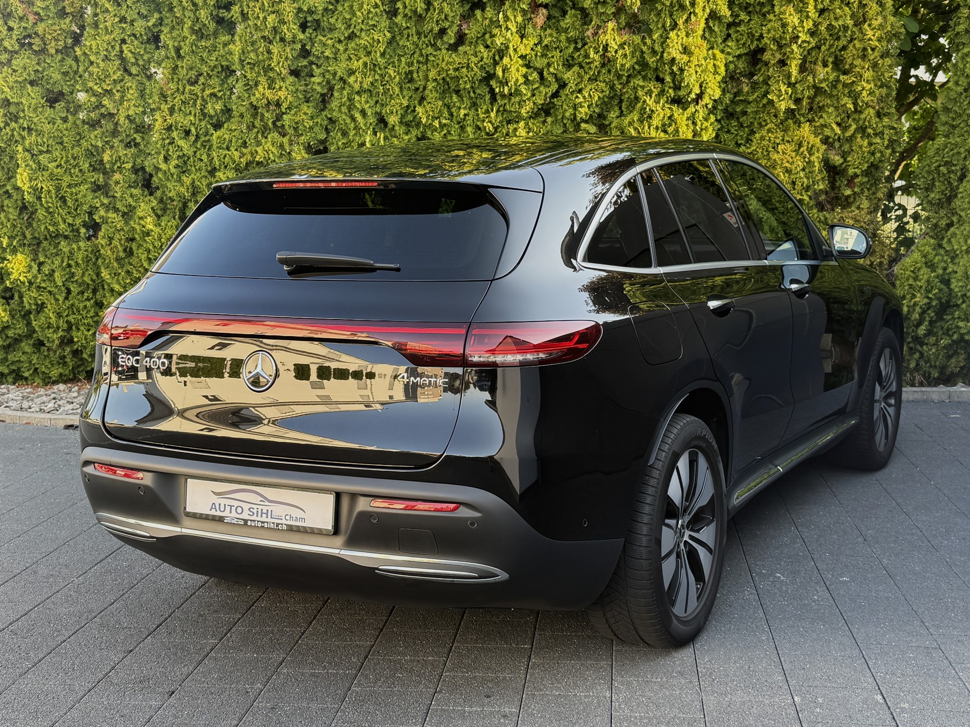 MERCEDES-BENZ EQC 400 4Matic EQ Star / Gratis Service-image-11