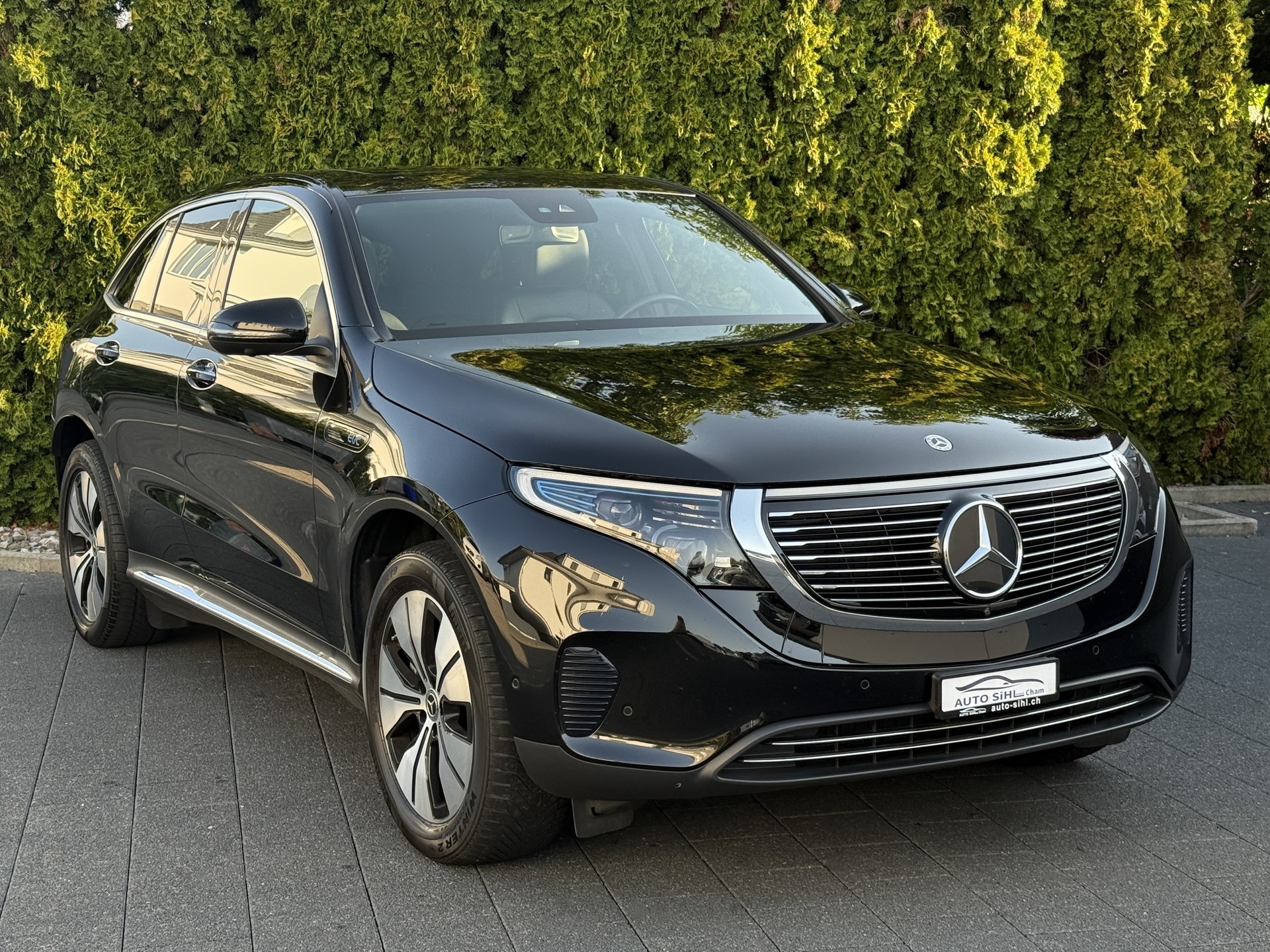 MERCEDES-BENZ EQC 400 4Matic EQ Star / Gratis Service-image-5