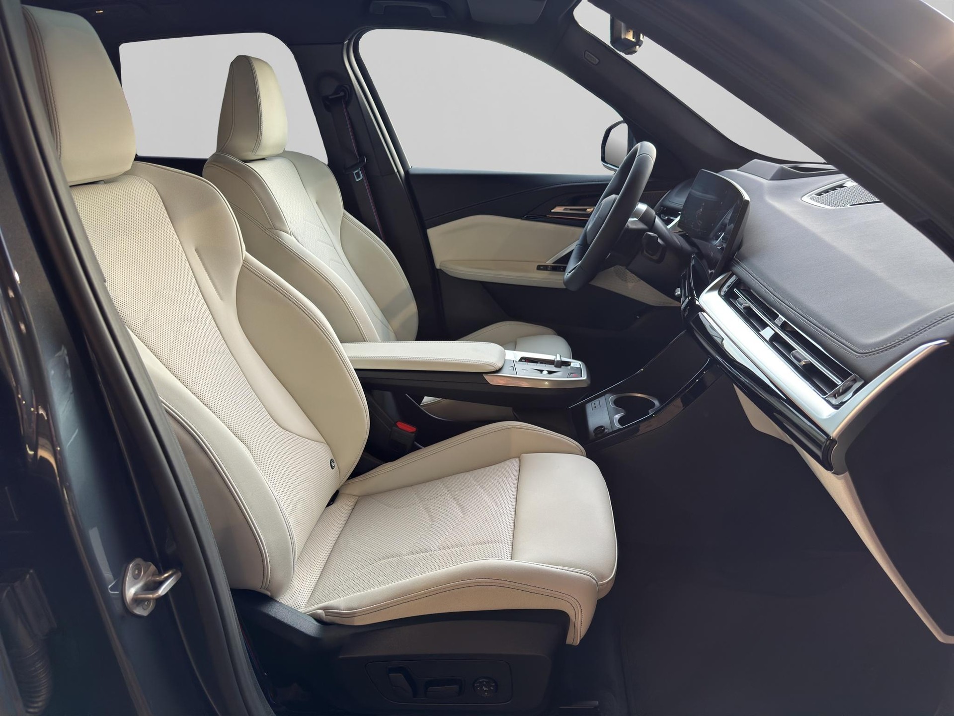 BMW iX1 30 xDrive M Sport Pro 'Individual'-image-19