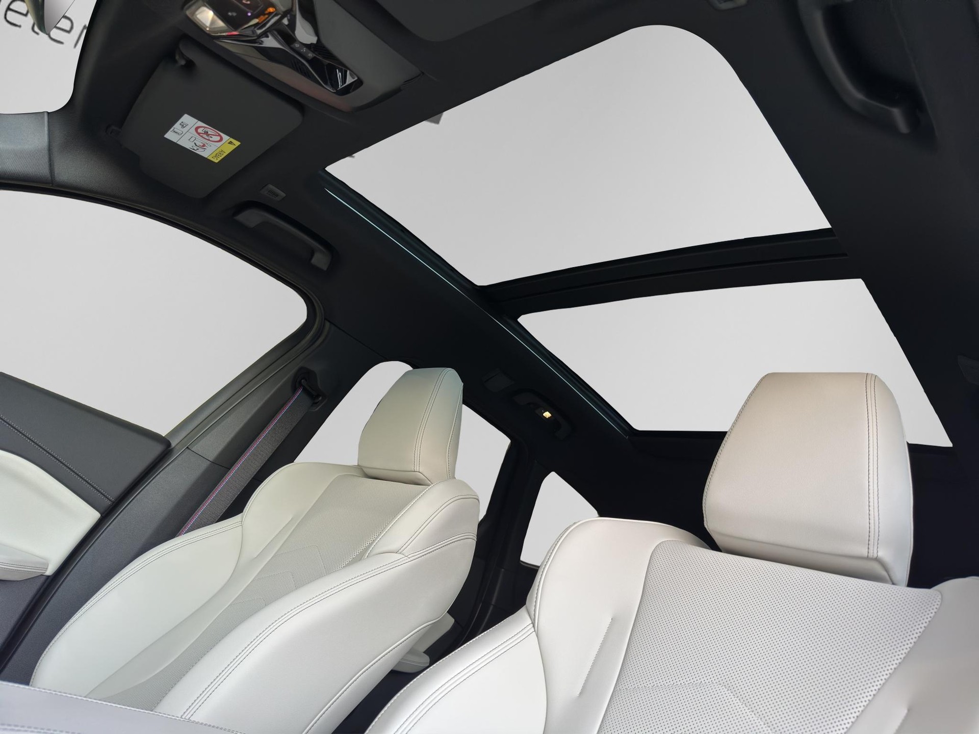 BMW iX1 30 xDrive M Sport Pro 'Individual'-image-12
