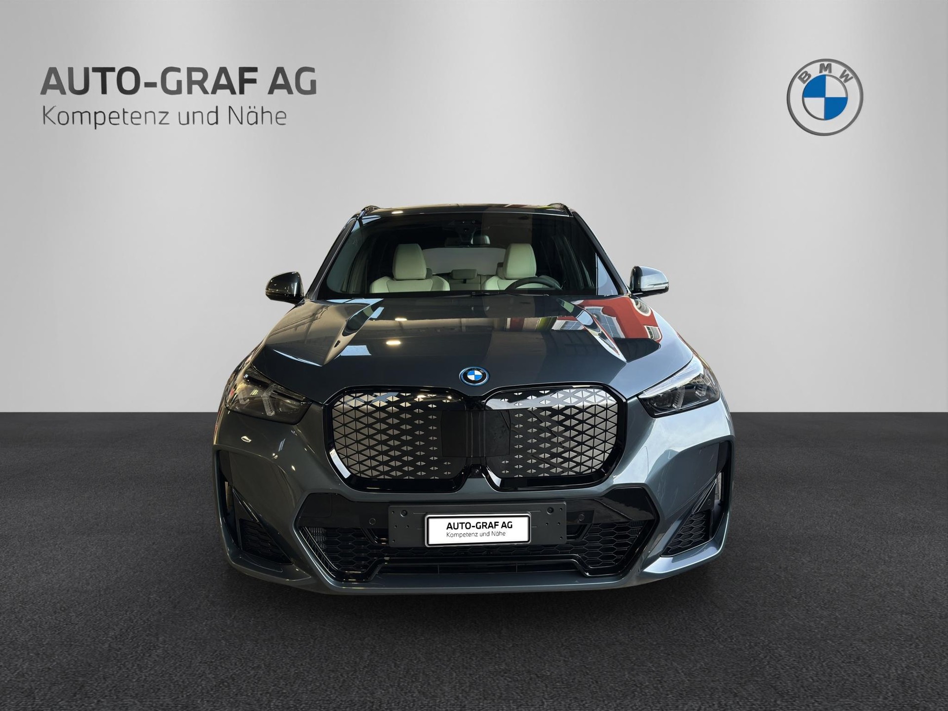 BMW iX1 30 xDrive M Sport Pro 'Individual'-image-7