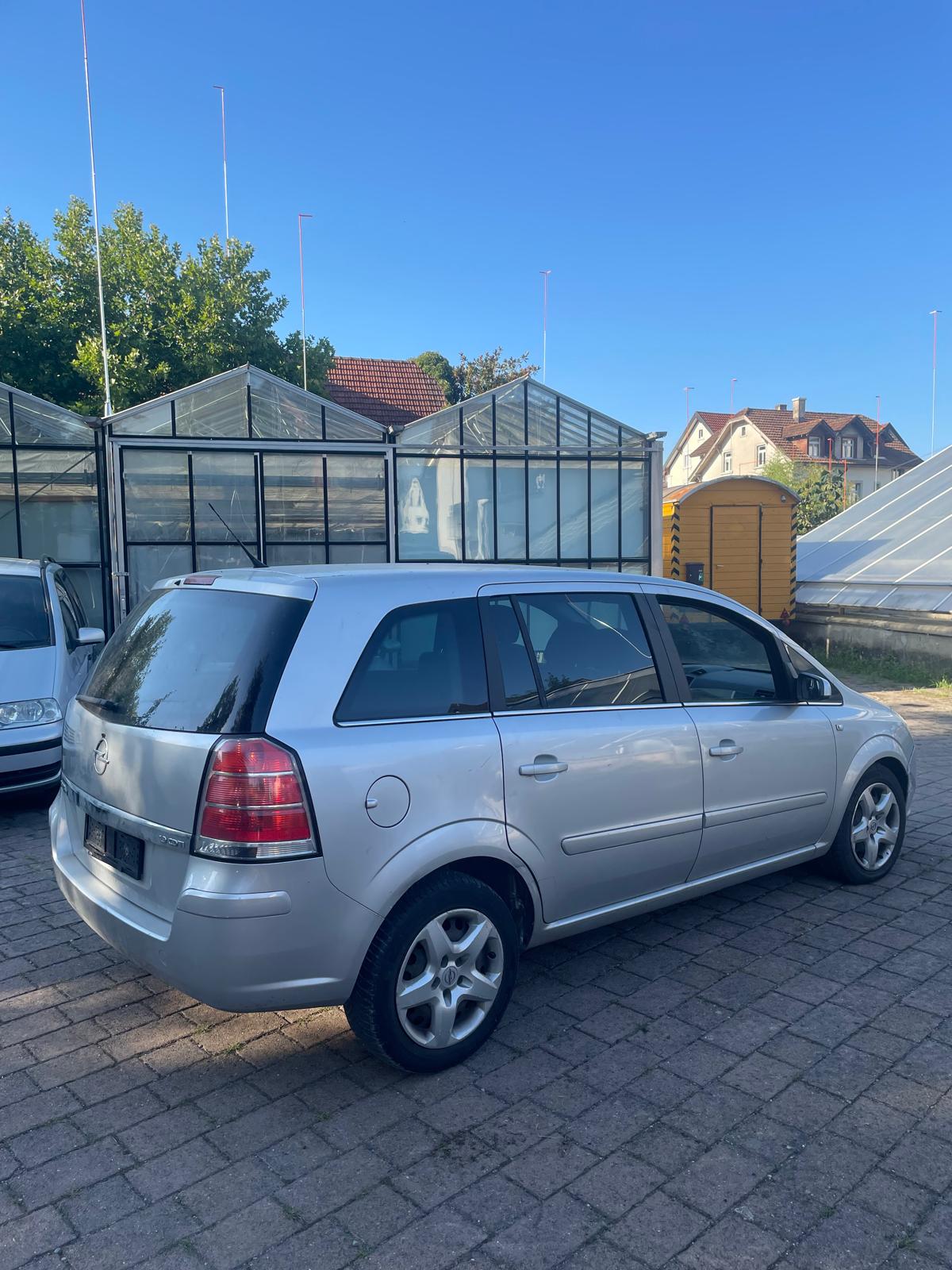 OPEL Zafira 1.9 CDTI Sport-image-8