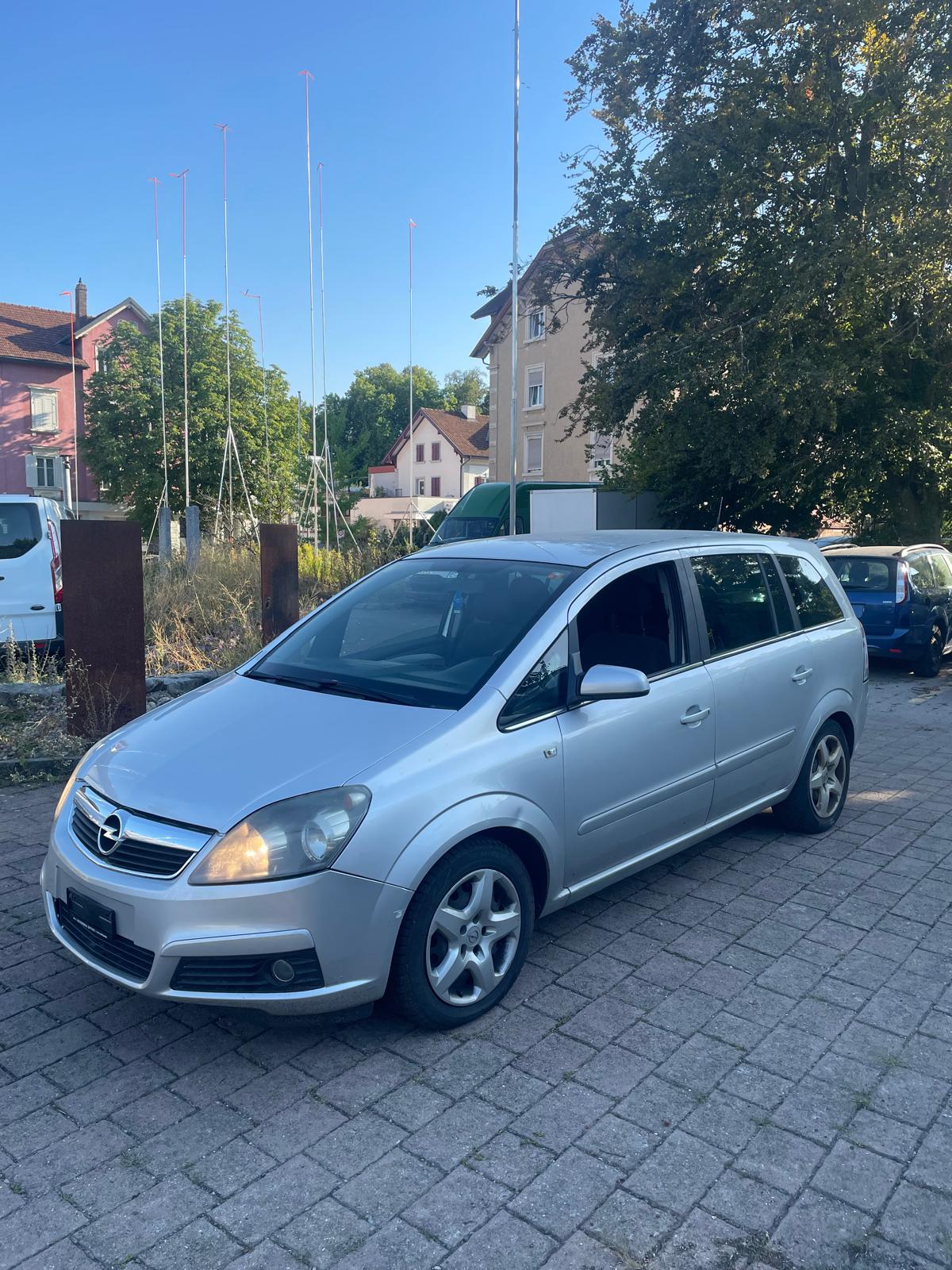OPEL Zafira 1.9 CDTI Sport-showroom-element-1