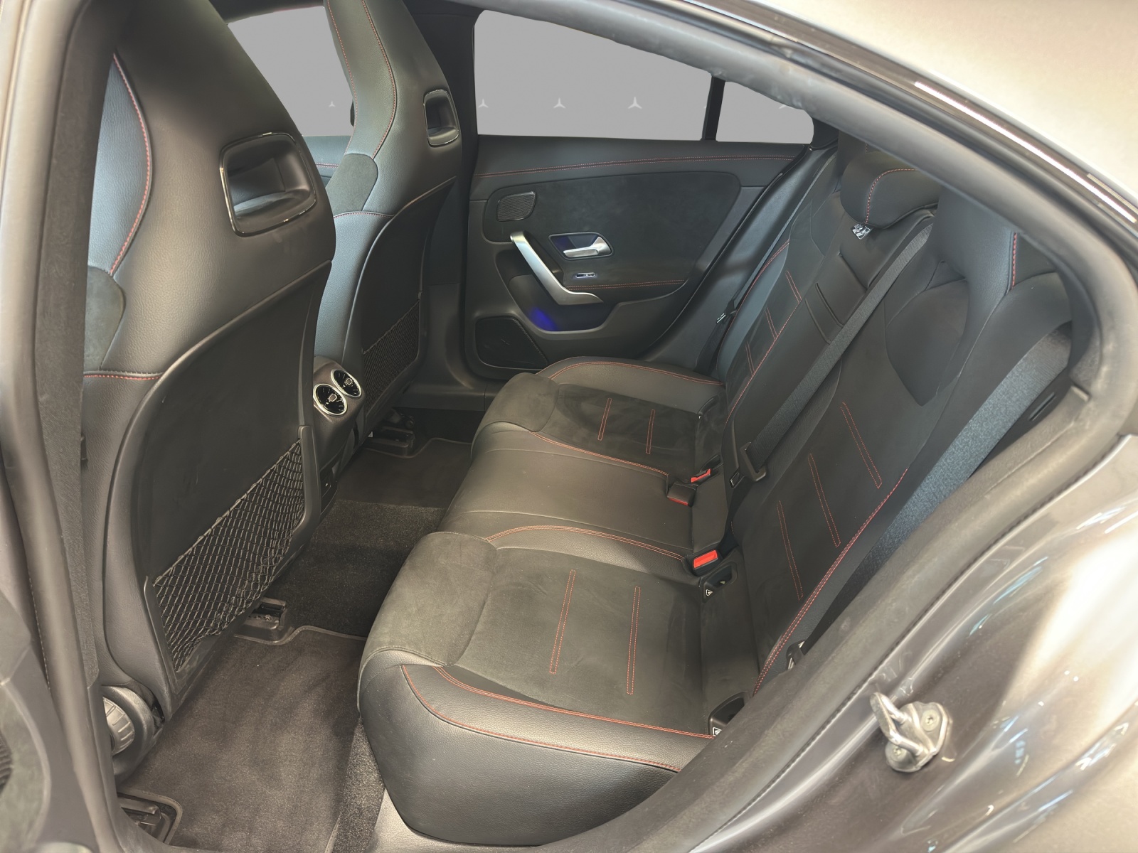 MERCEDES-BENZ CLA 250 4Matic AMG Line 7G-DCT-image-13