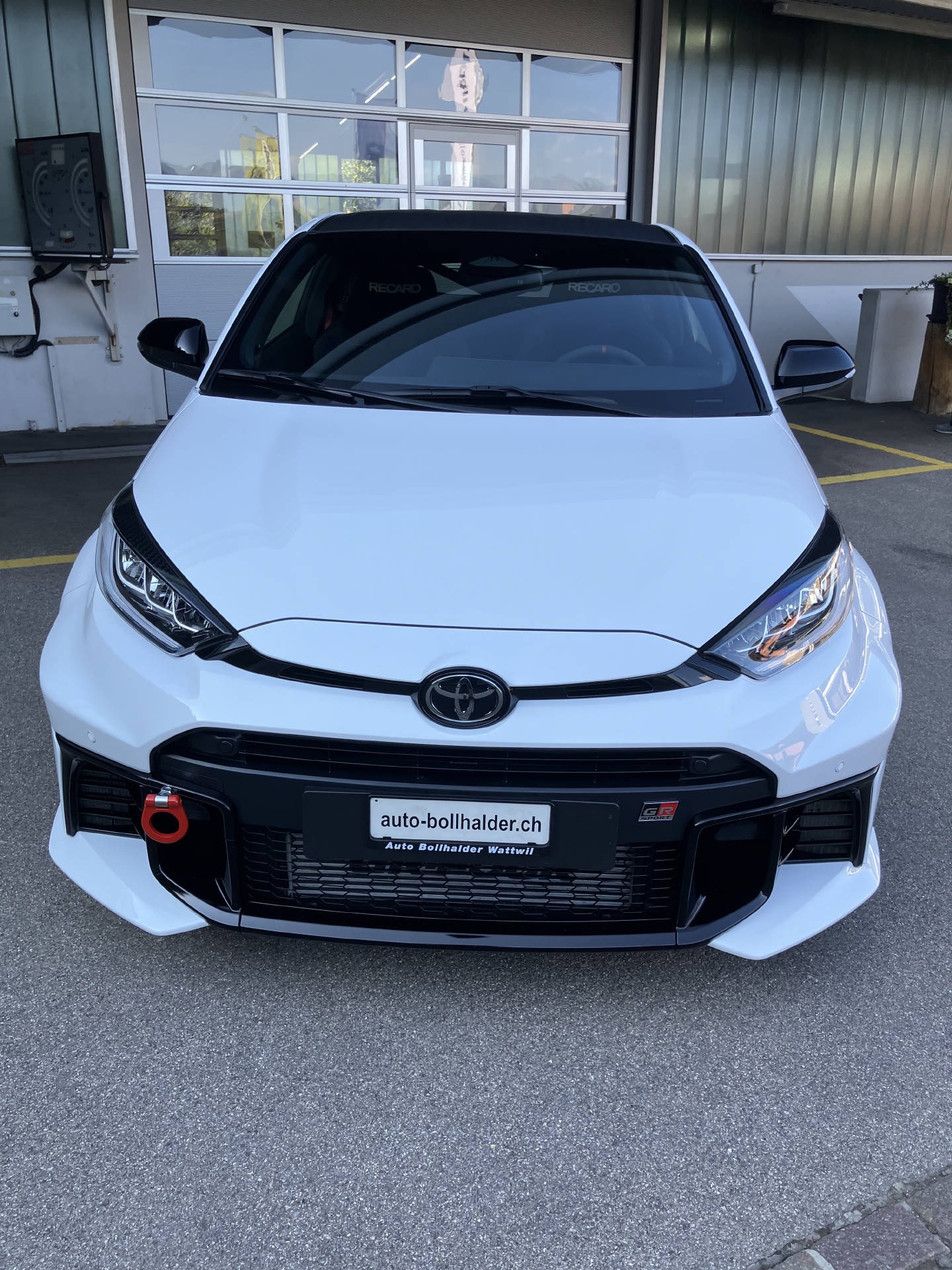 TOYOTA Yaris 1.6 GR Sport A-image-8