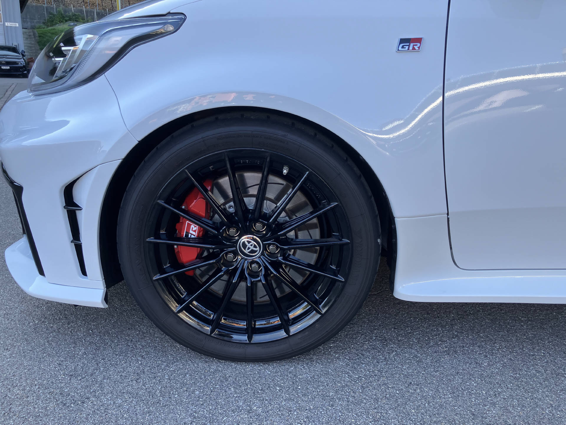 TOYOTA Yaris 1.6 GR Sport A-image-3