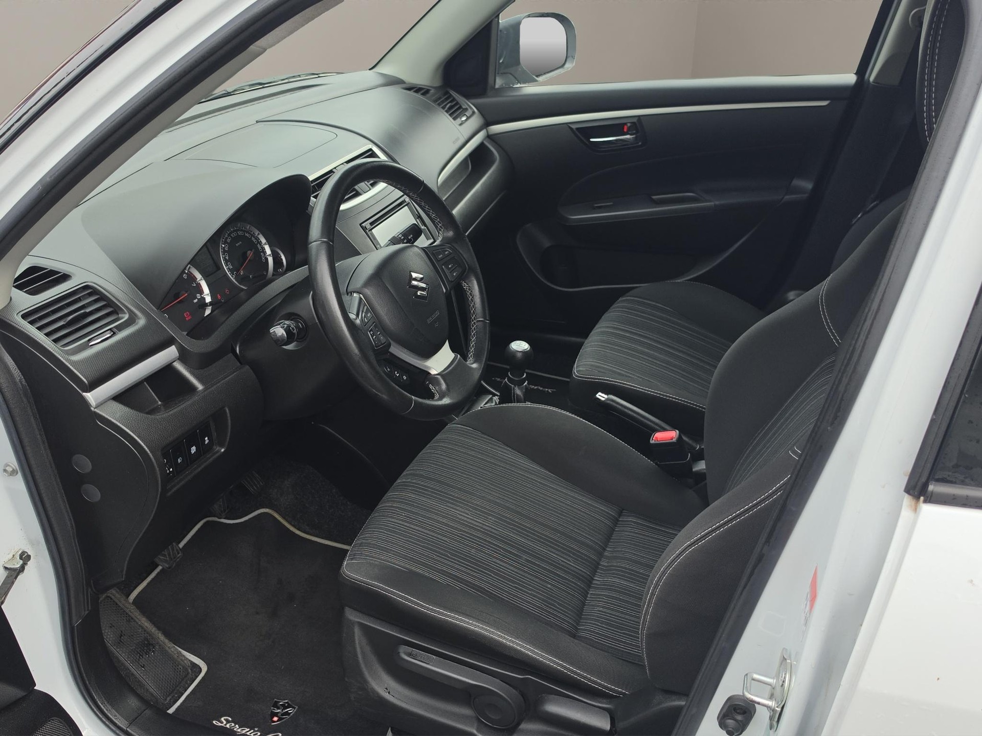 SUZUKI Swift 1.2 Sergio Cellano 4x4-image-5
