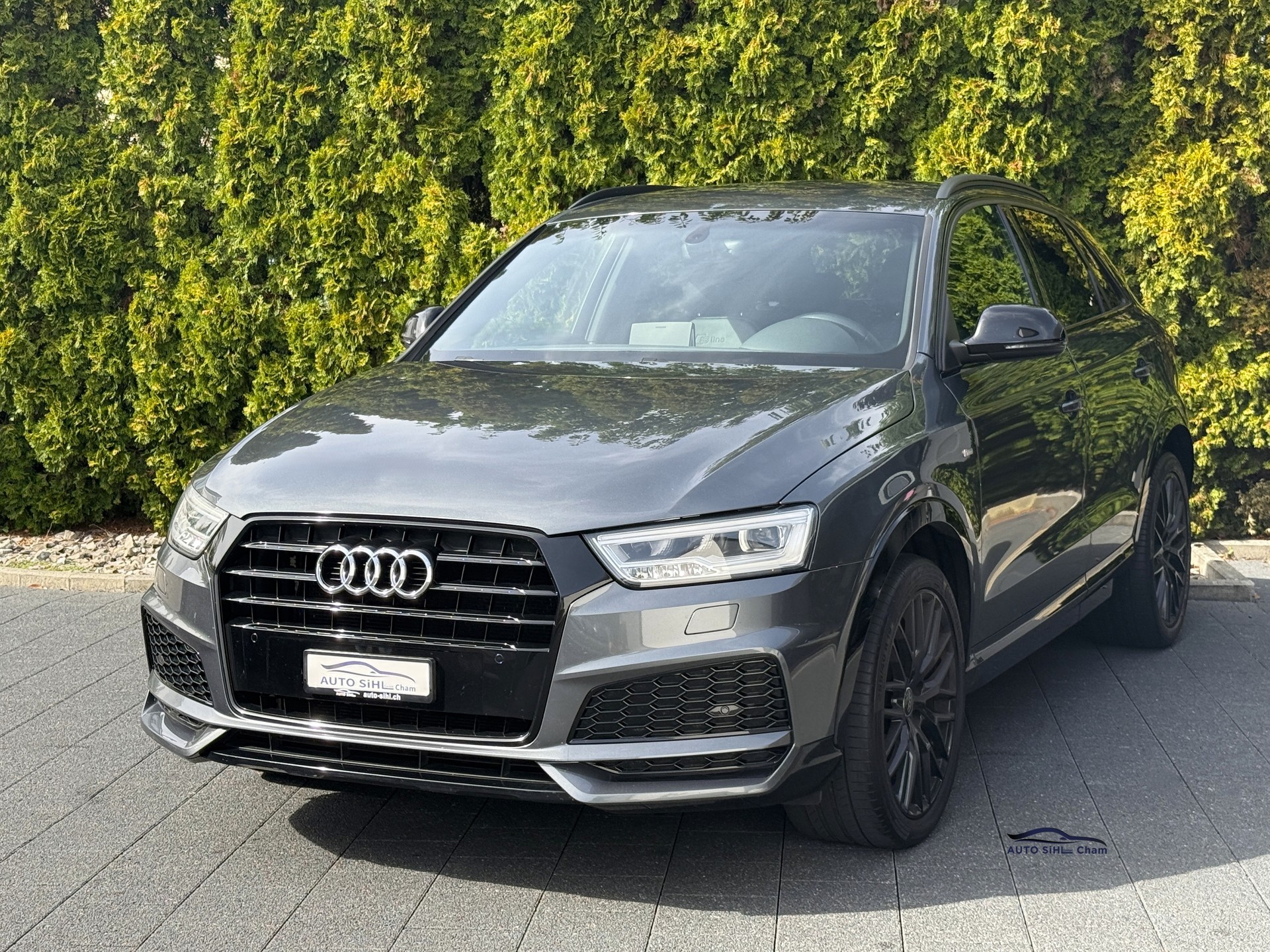 AUDI Q3 1.4 TFSI sport S-tronic / Frisch ab MFK