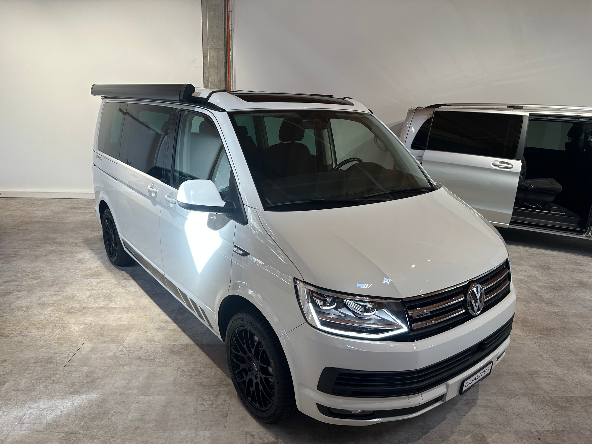VW T6 California 2.0 Bi-TDI Beach Edition 4Motion DSG / AHK, Standheizung, Motorrad und oder Fahrräder Anhängevorrichtung inkl.-image-12