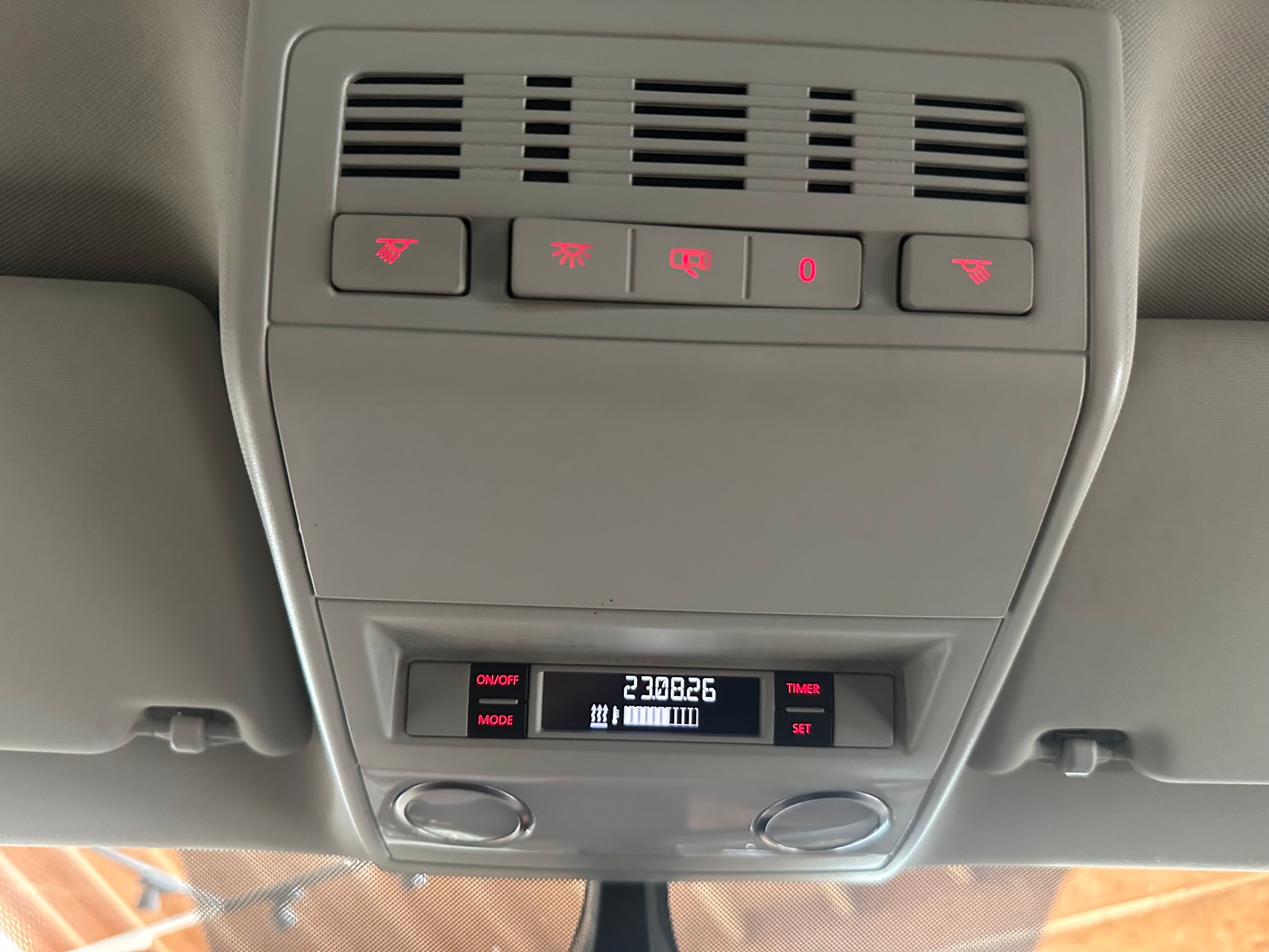 VW T6 California 2.0 Bi-TDI Beach Edition 4Motion DSG / AHK, Standheizung, Motorrad und oder Fahrräder Anhängevorrichtung inkl.-image-27