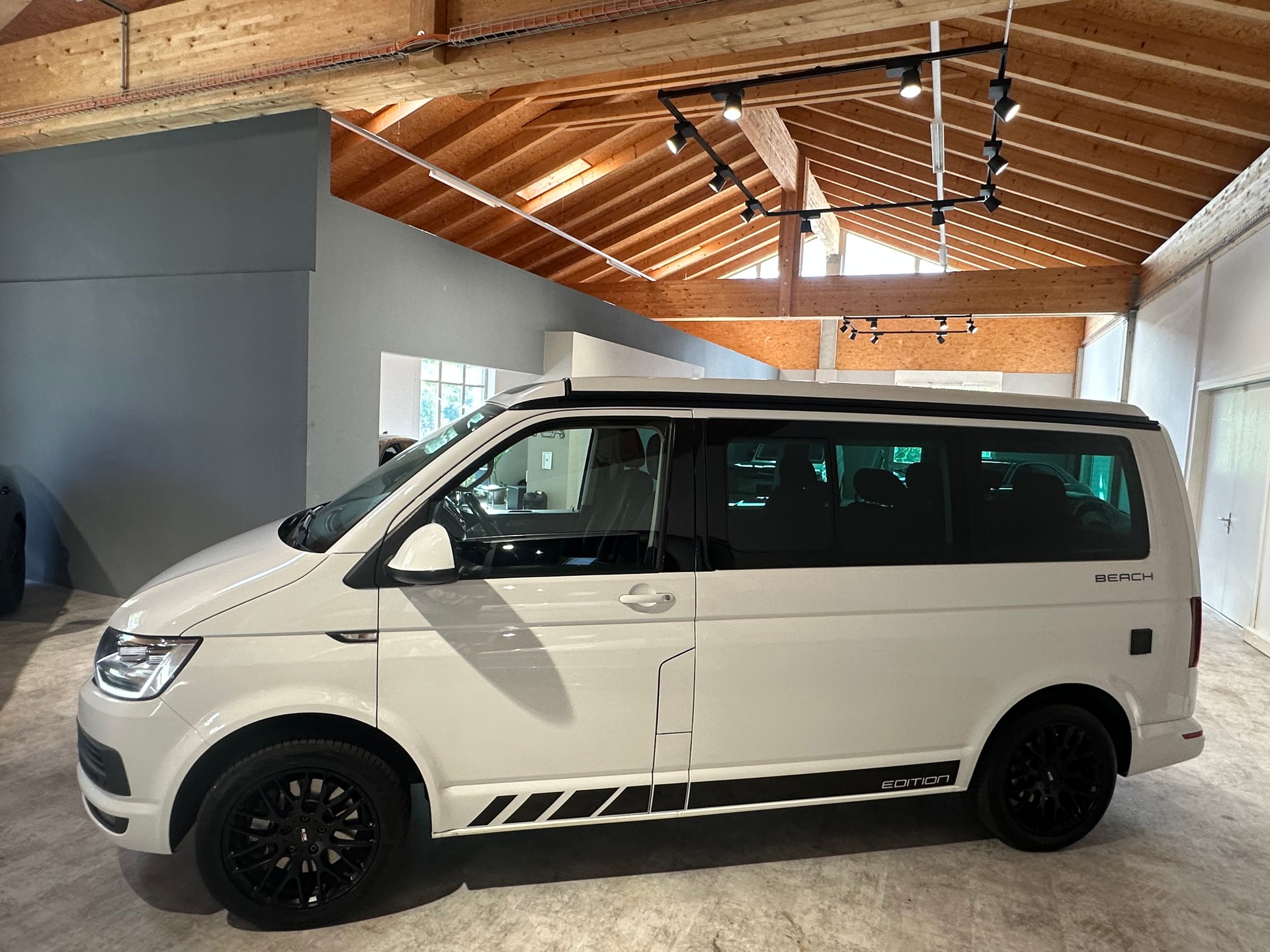 VW T6 California 2.0 Bi-TDI Beach Edition 4Motion DSG / AHK, Standheizung, Motorrad und oder Fahrräder Anhängevorrichtung inkl.-image-2