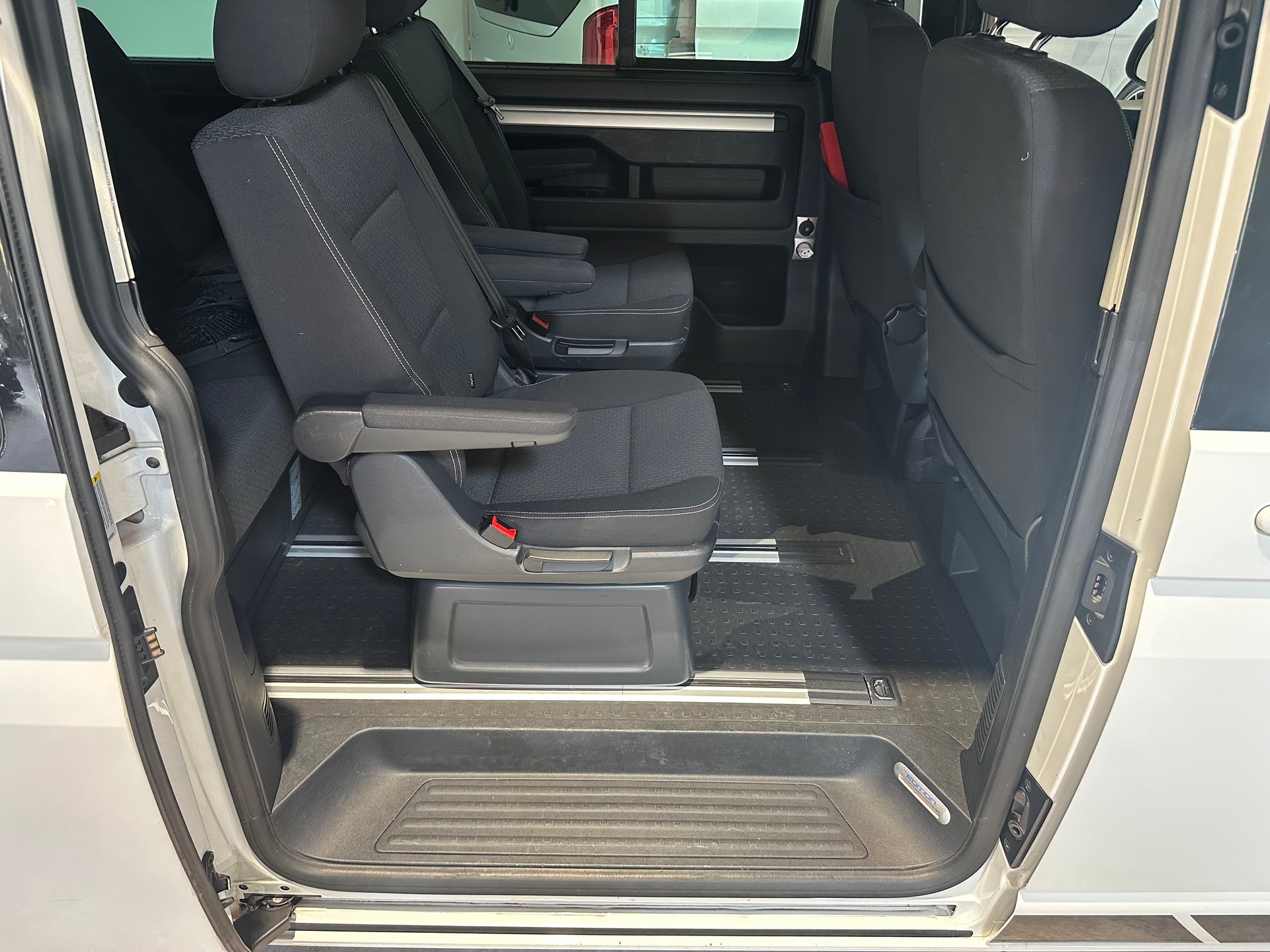 VW T6 California 2.0 Bi-TDI Beach Edition 4Motion DSG / AHK, Standheizung, Motorrad und oder Fahrräder Anhängevorrichtung inkl.-image-20