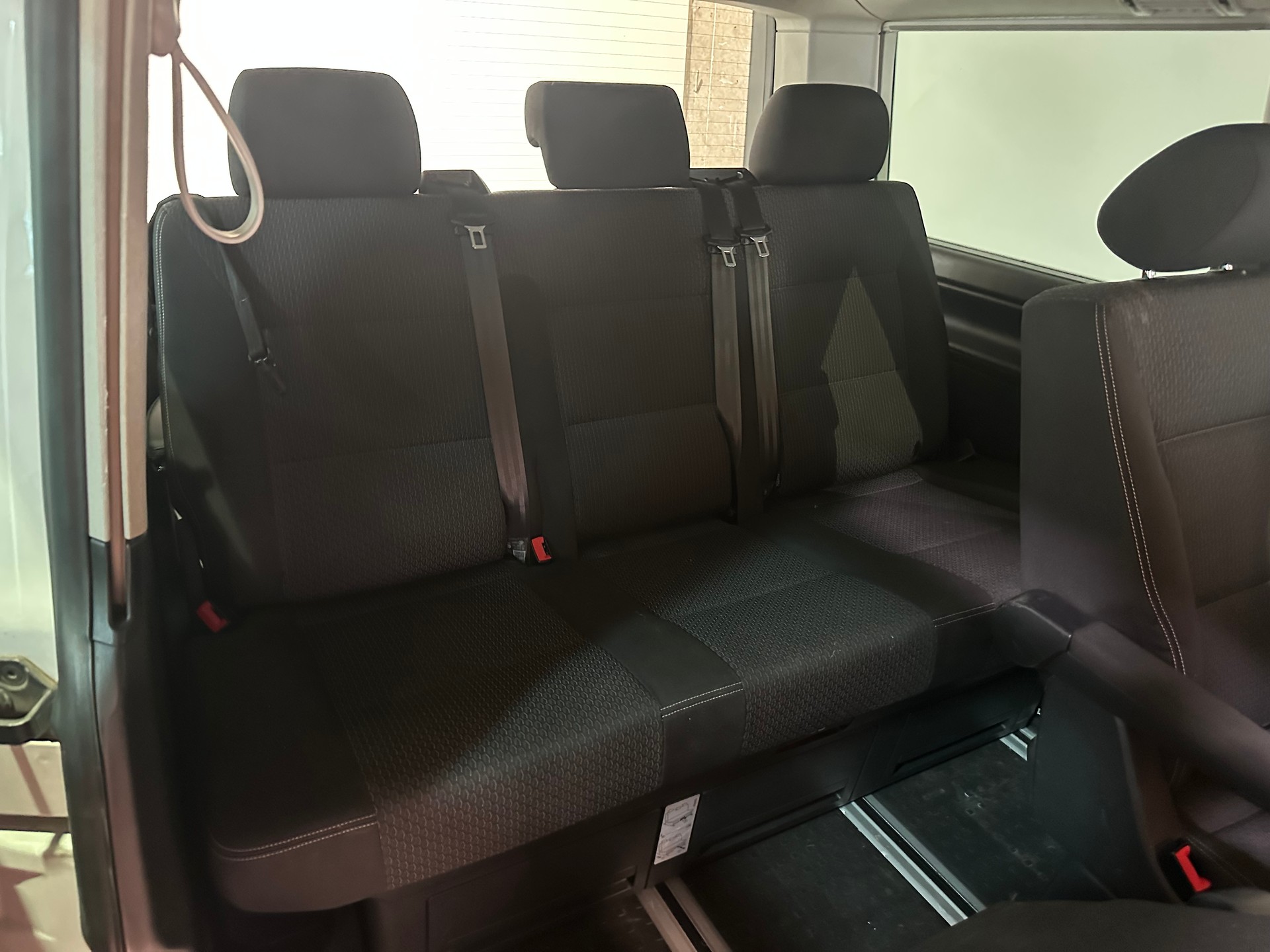 VW T6 California 2.0 Bi-TDI Beach Edition 4Motion DSG / AHK, Standheizung, Motorrad und oder Fahrräder Anhängevorrichtung inkl.-image-21