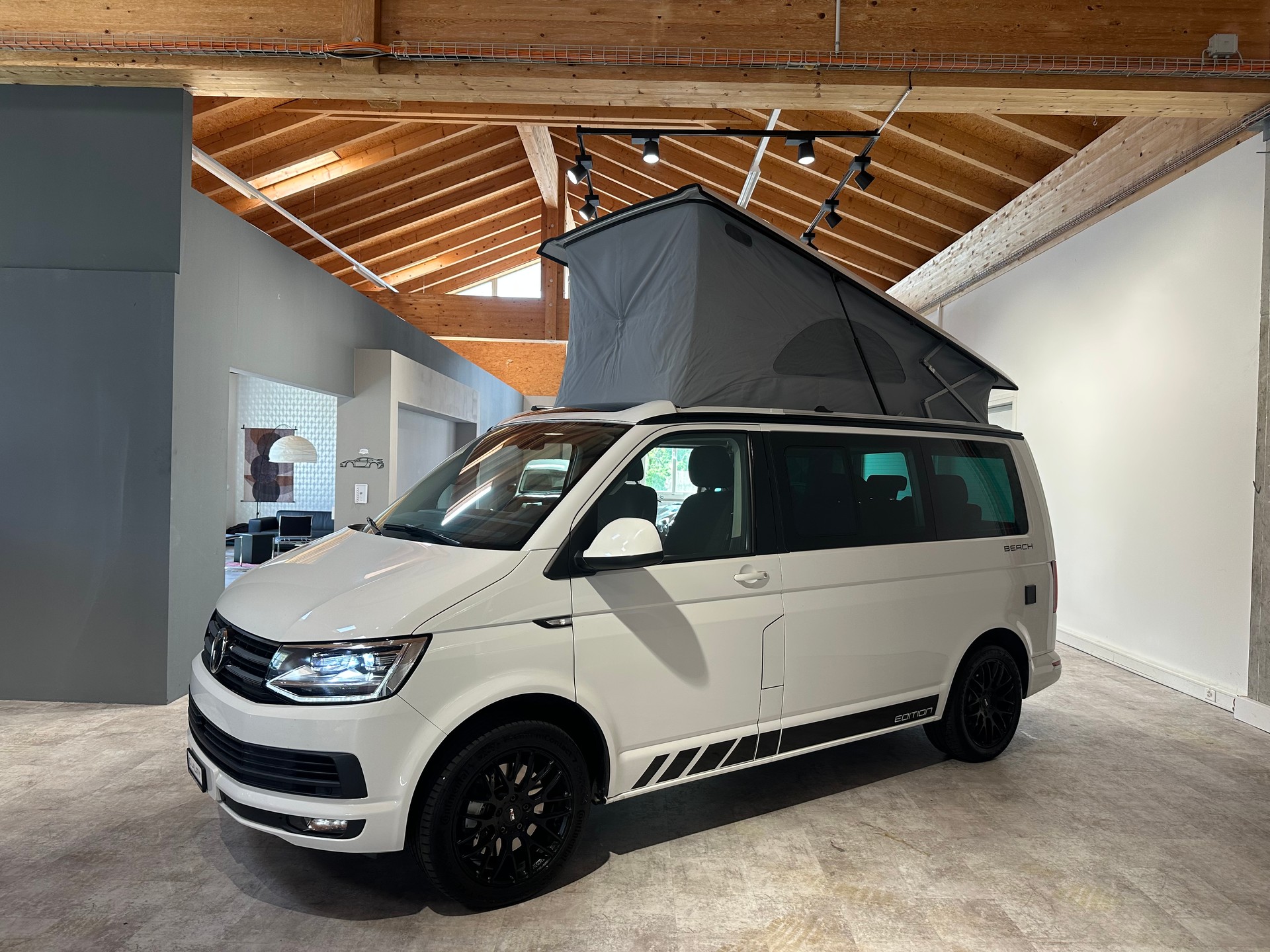VW T6 California 2.0 Bi-TDI Beach Edition 4Motion DSG / AHK, Standheizung, Motorrad und oder Fahrräder Anhängevorrichtung inkl.-image-0