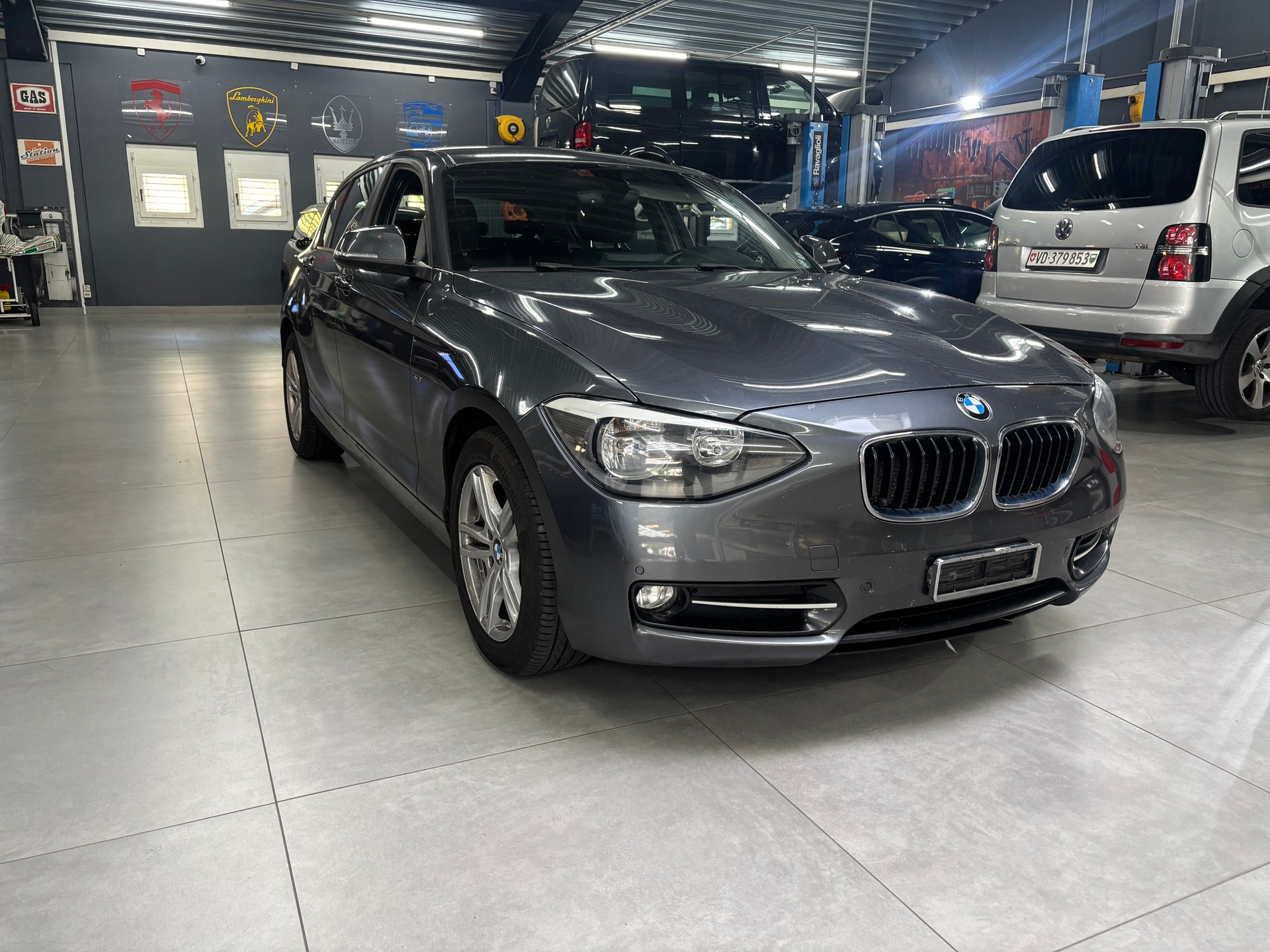 BMW 116i Sport Line-image-2