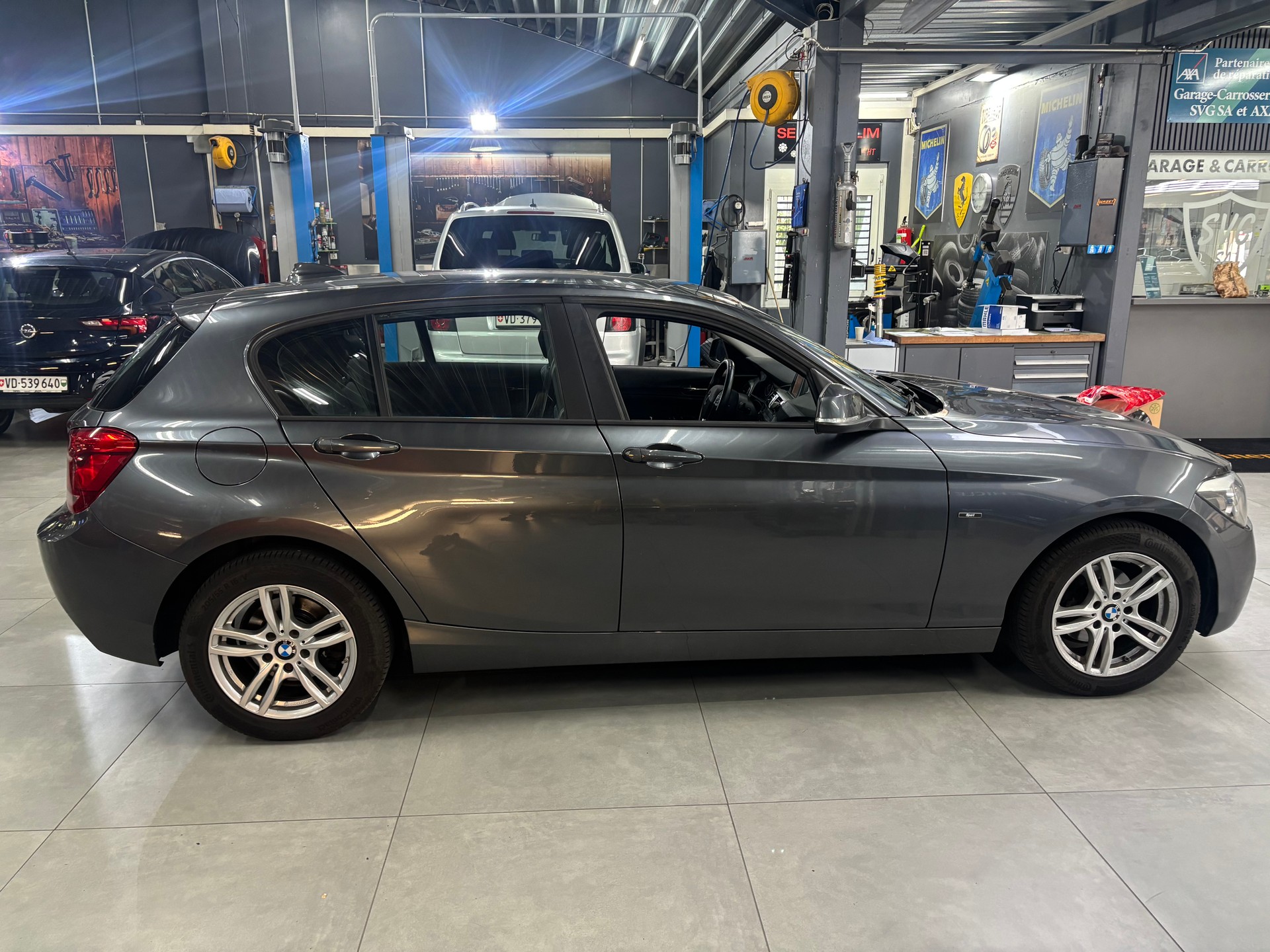 BMW 116i Sport Line-image-7