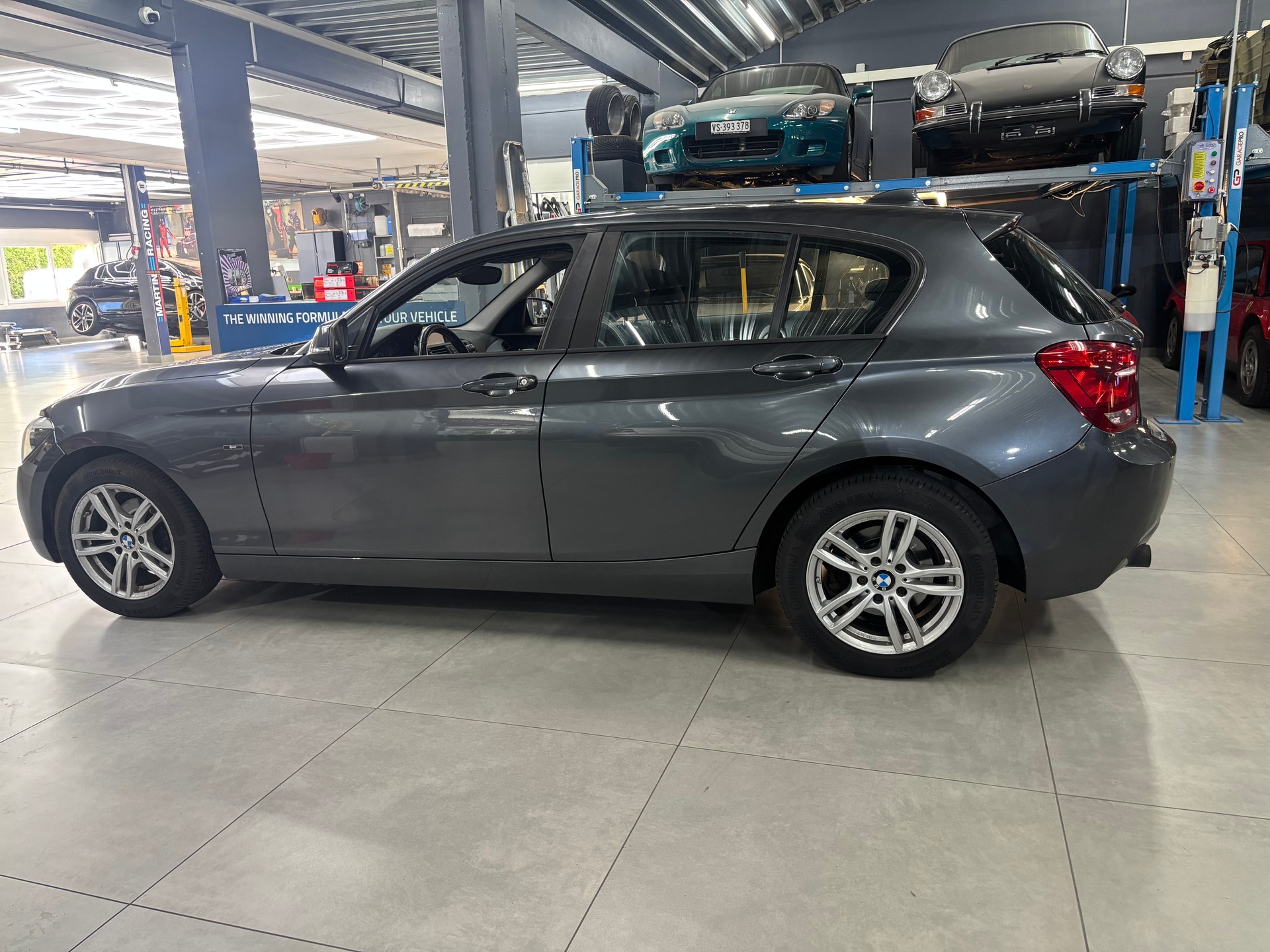 BMW 116i Sport Line-image-6