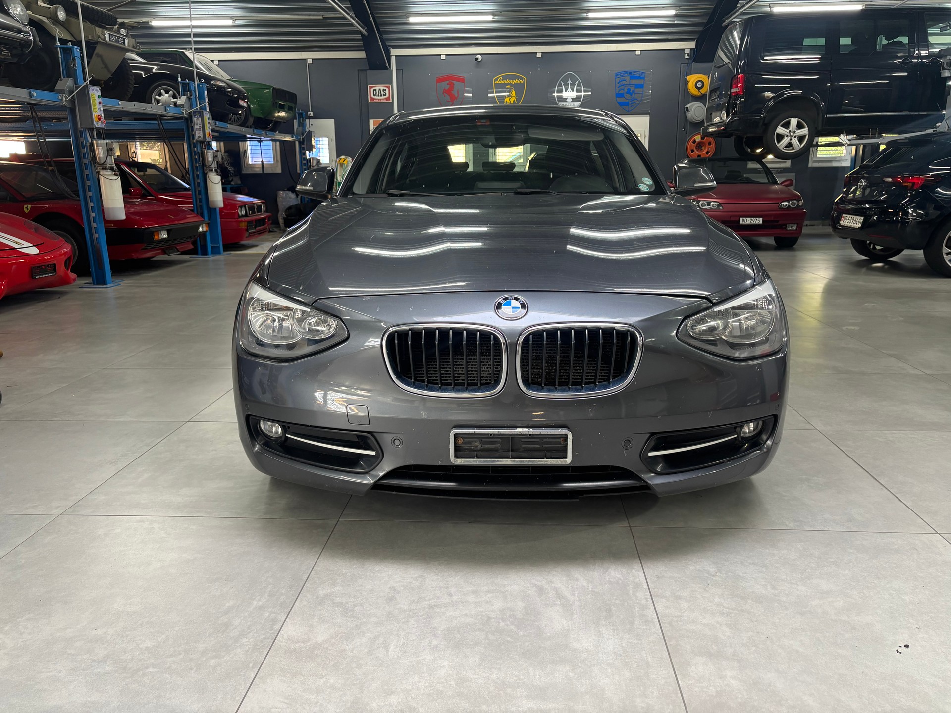 BMW 116i Sport Line-image-1