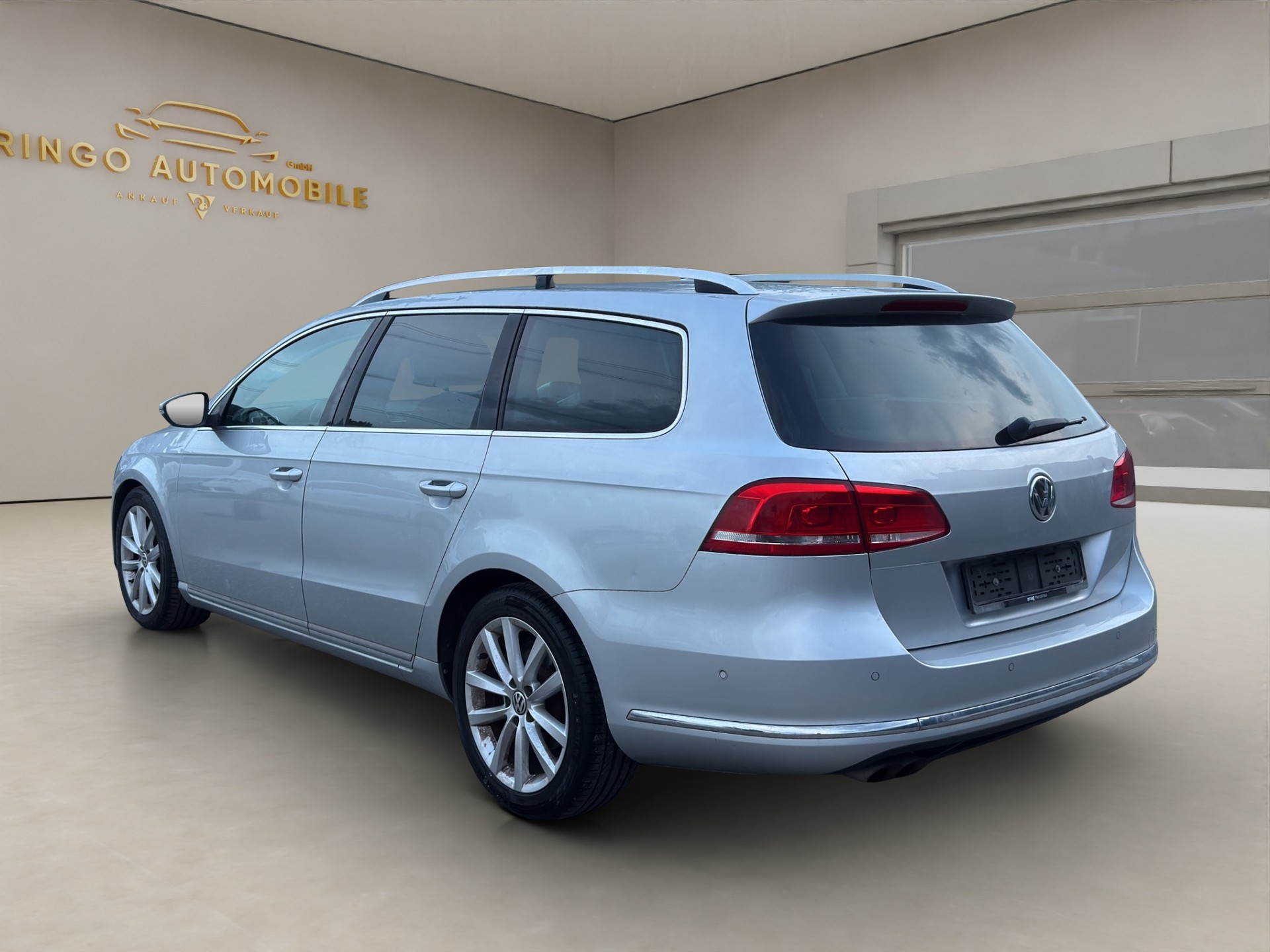 VW Passat Variant 2.0 TSI Highline-image-4