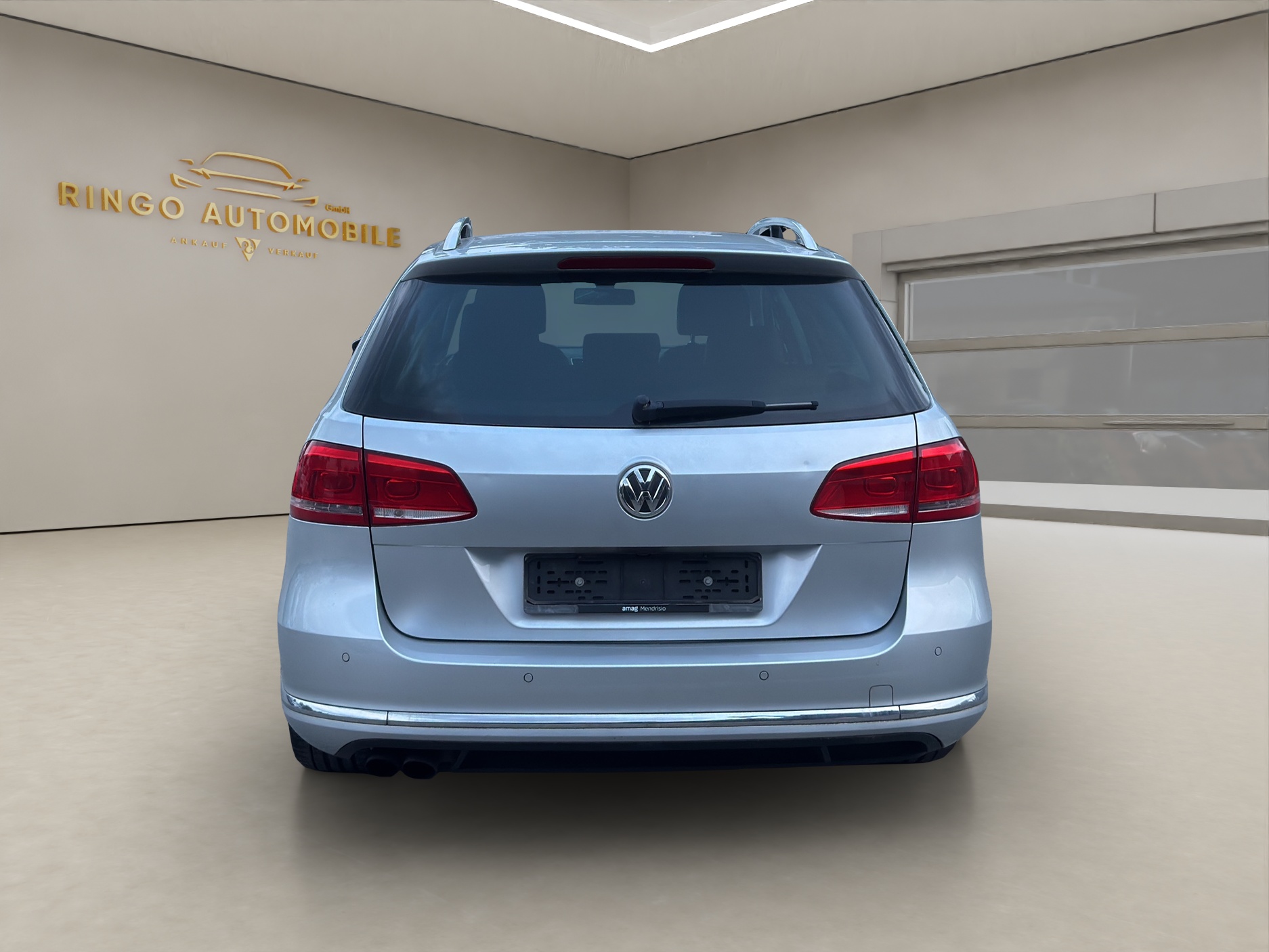 VW Passat Variant 2.0 TSI Highline-image-5