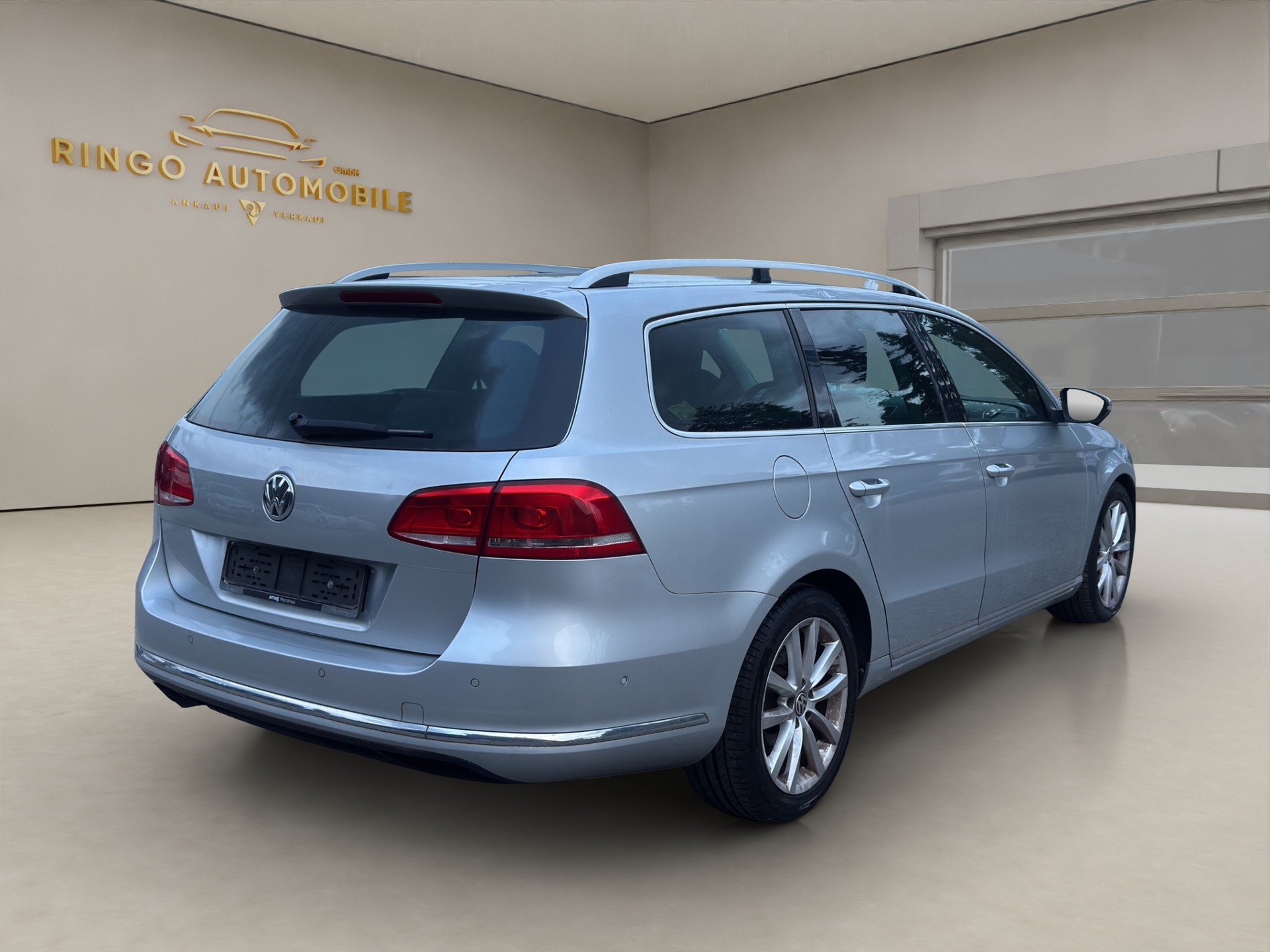 VW Passat Variant 2.0 TSI Highline-image-6
