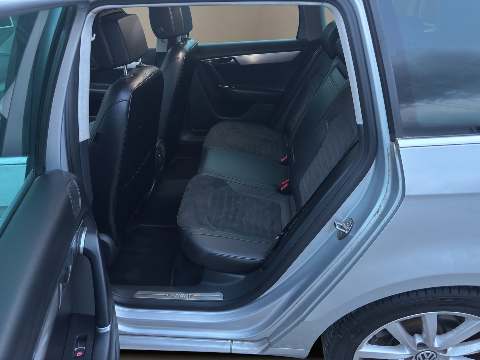 VW Passat Variant 2.0 TSI Highline-image-10