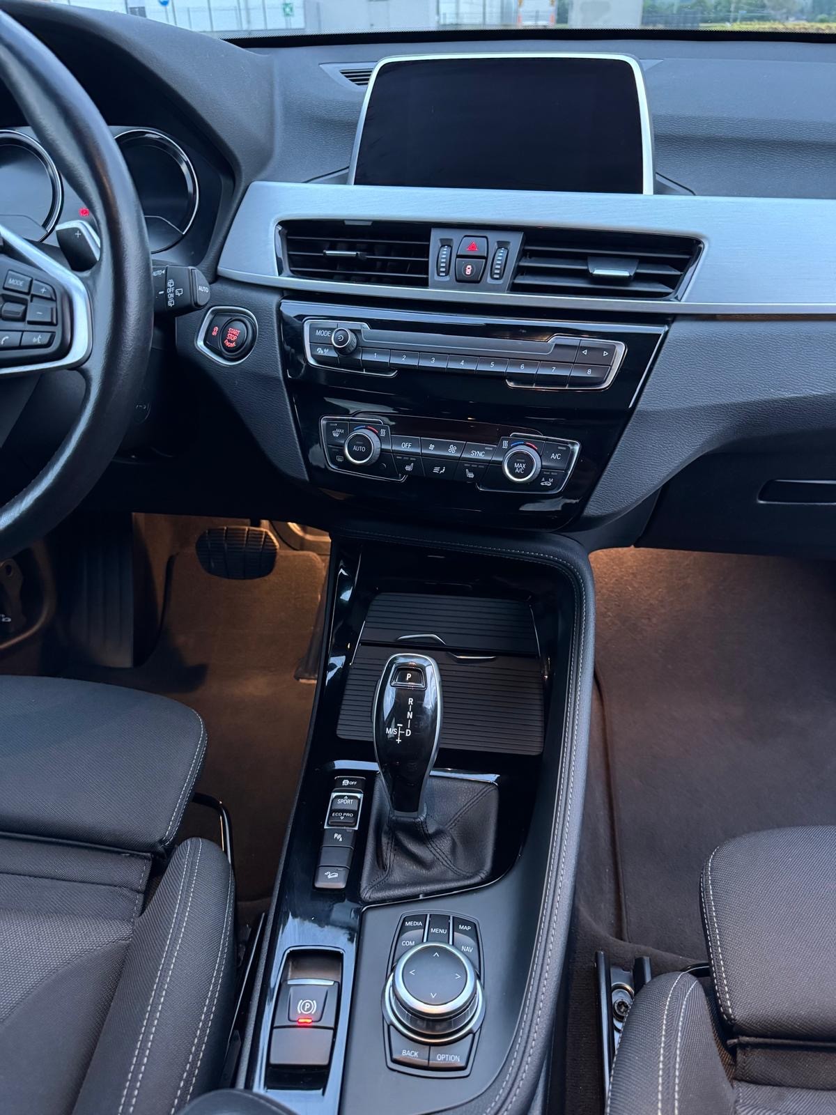 BMW X1 xDrive 18d Steptronic-image-9