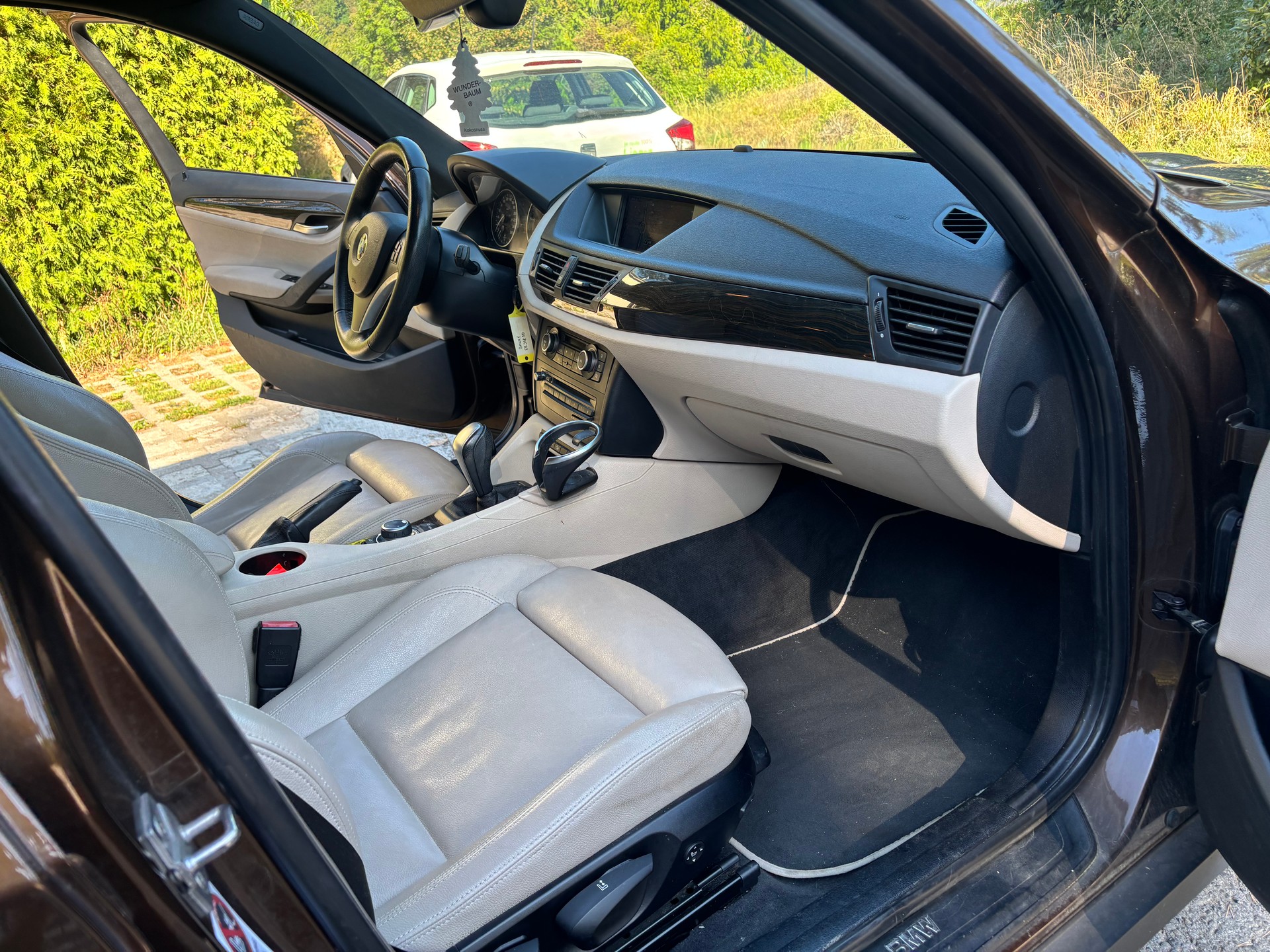 BMW X1 xDrive 20d Steptronic-image-13
