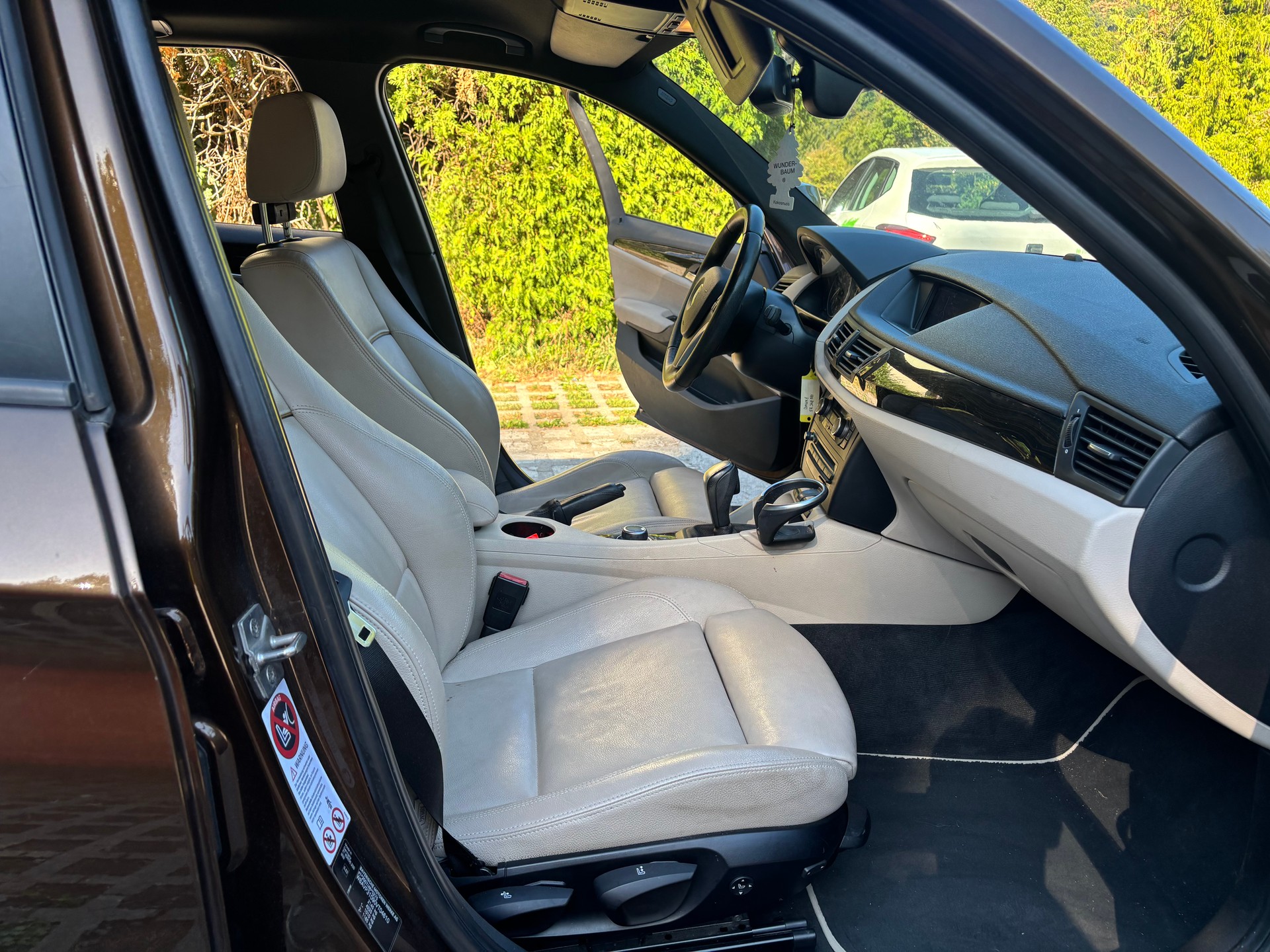 BMW X1 xDrive 20d Steptronic-image-12