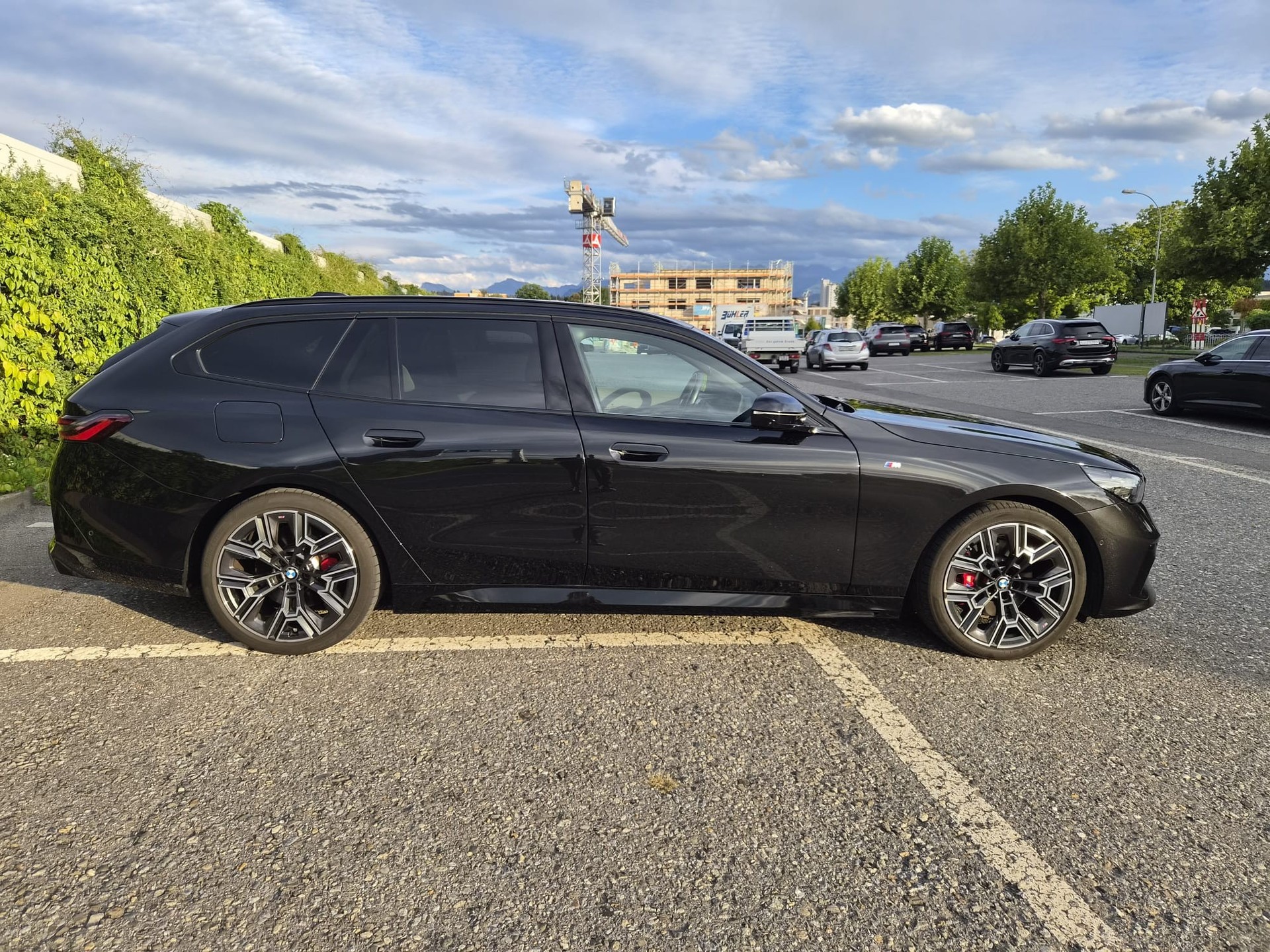 BMW 520d xDrive-image-1