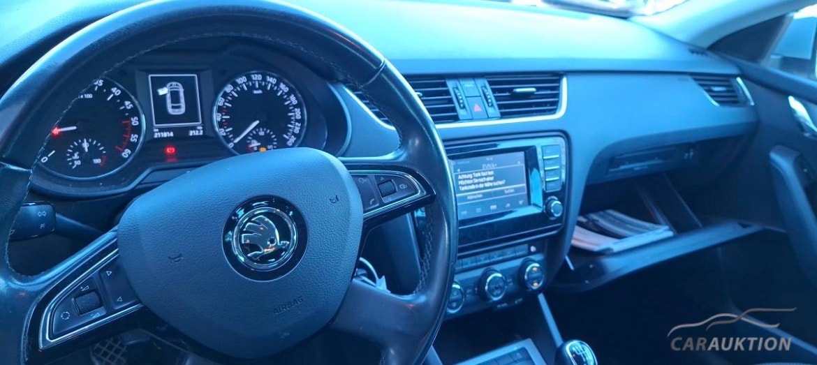 SKODA Octavia Combi 1.6 TDI Ambition 4x4-image-4