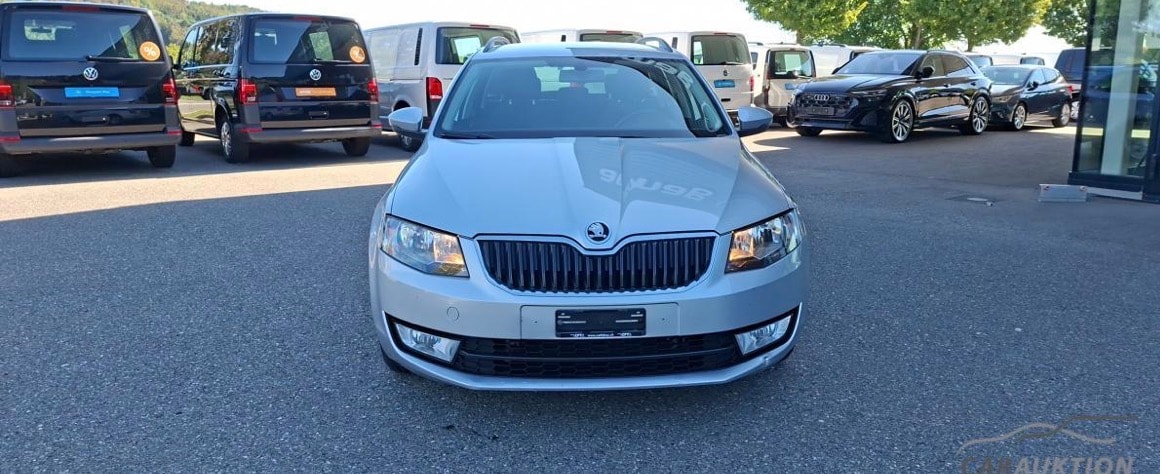 SKODA Octavia Combi 1.6 TDI Ambition 4x4-image-1