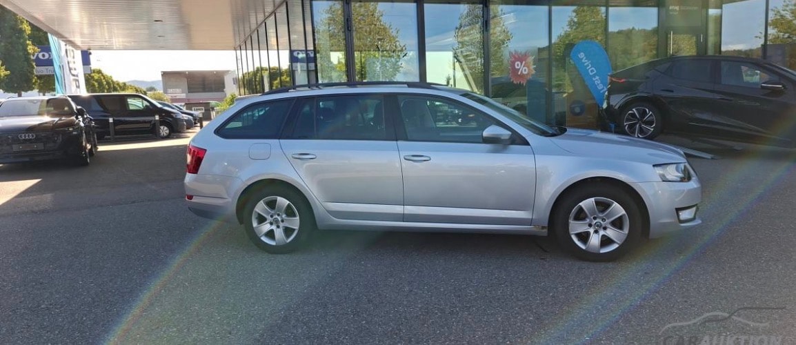 SKODA Octavia Combi 1.6 TDI Ambition 4x4-image-2