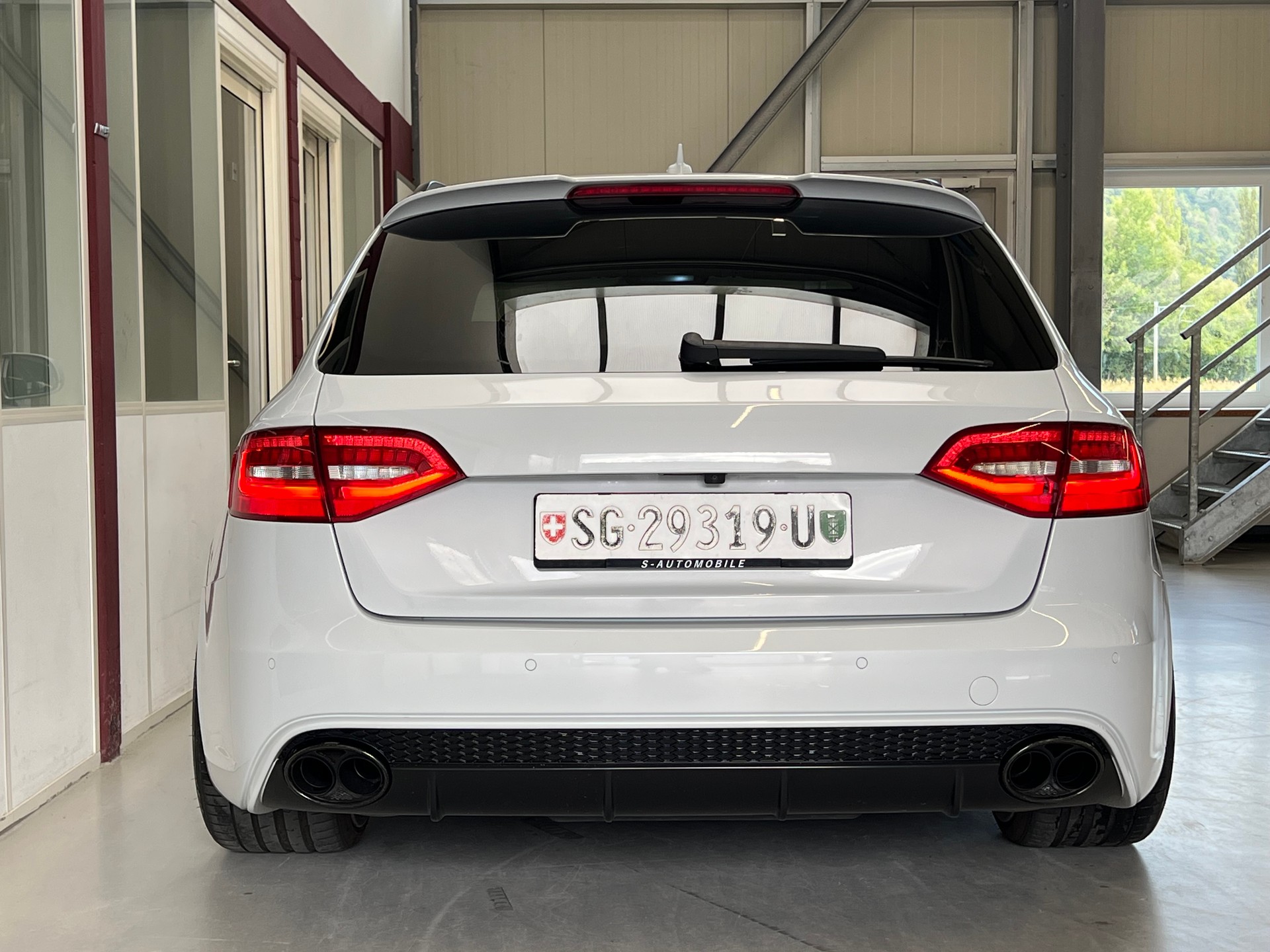 AUDI RS4 Avant 4.2 FSI V8 quattro S-tronic-image-6