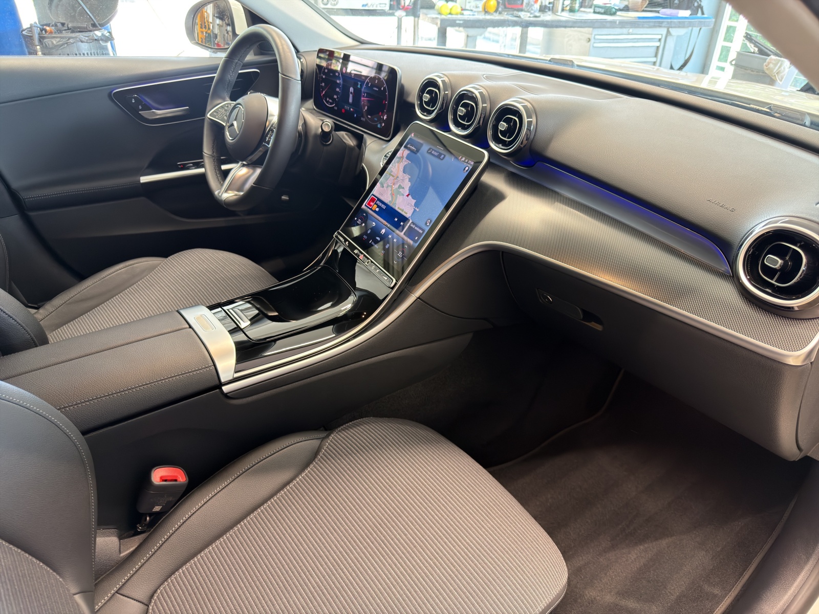 MERCEDES-BENZ C 220 d T 4 M Swiss Star-image-11