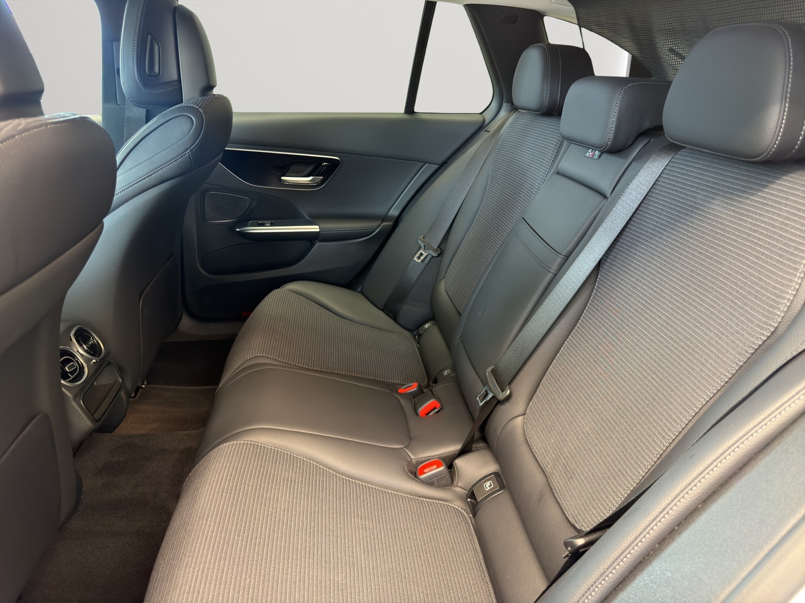 MERCEDES-BENZ C 220 d T 4 M Swiss Star-image-13