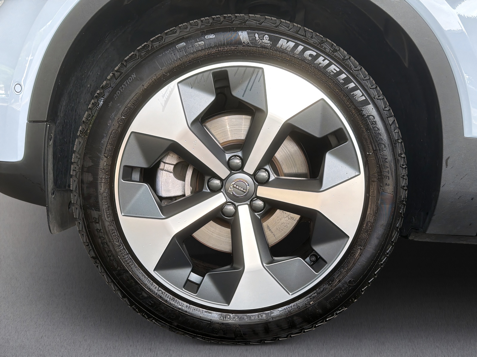 VOLVO XC40 B3 Benzin Mild Hybrid Plus Dark DCT-image-5